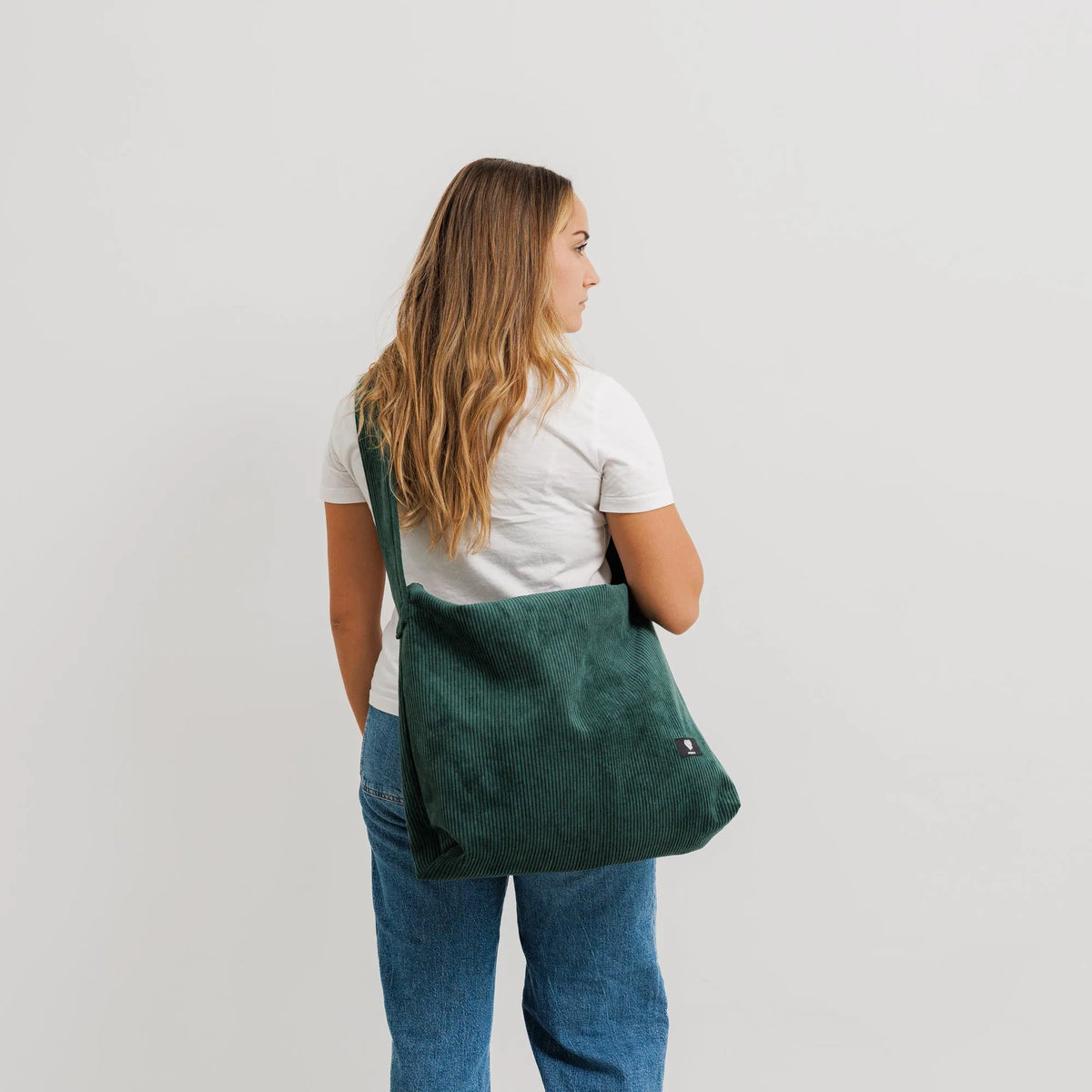 Schultertasche Groß Cord Grün Model2 (3) #farbe_Grün