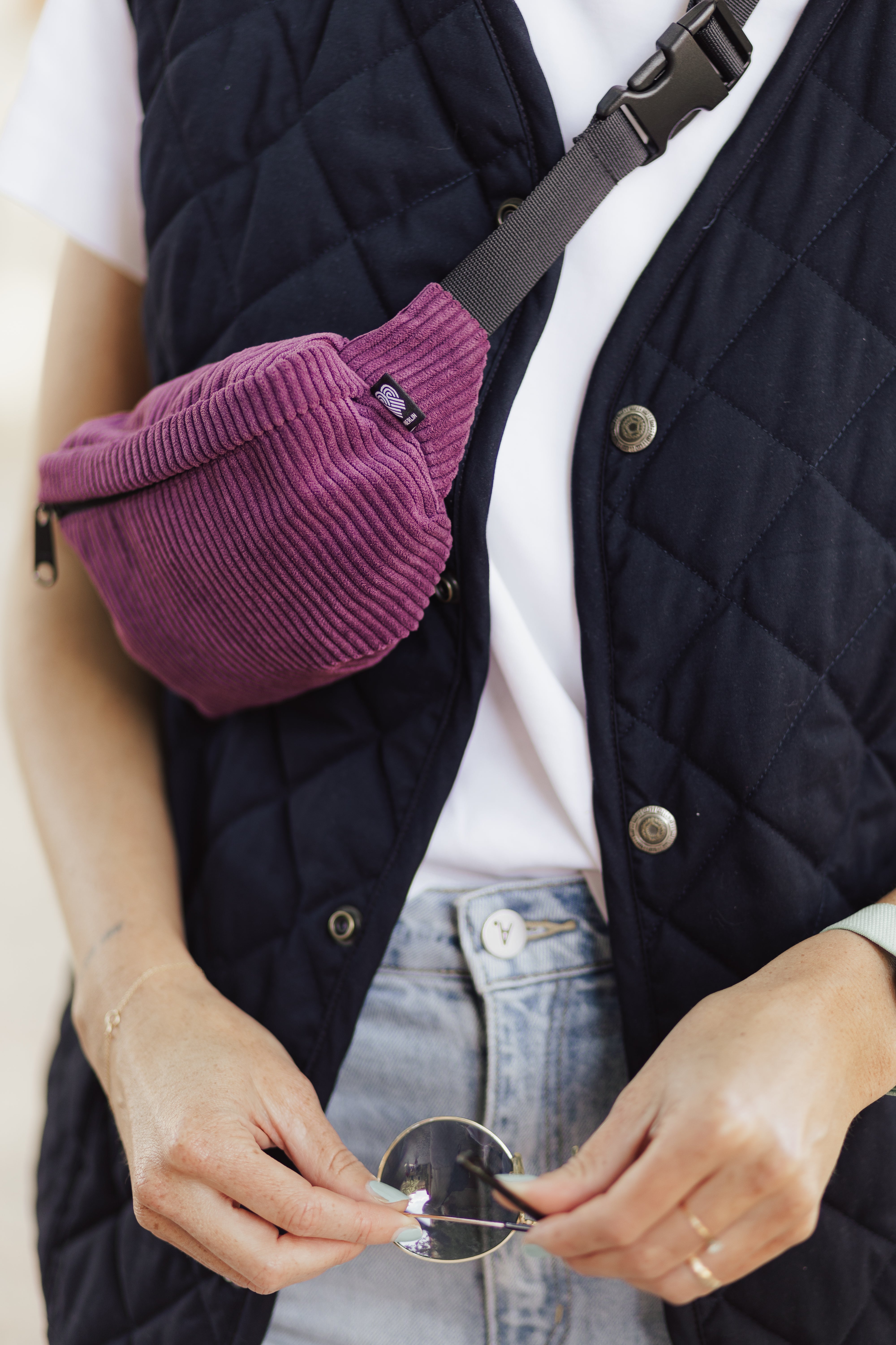 Bauchtasche Eckig klein, Cord aubergine (7) #farbe_aubergine