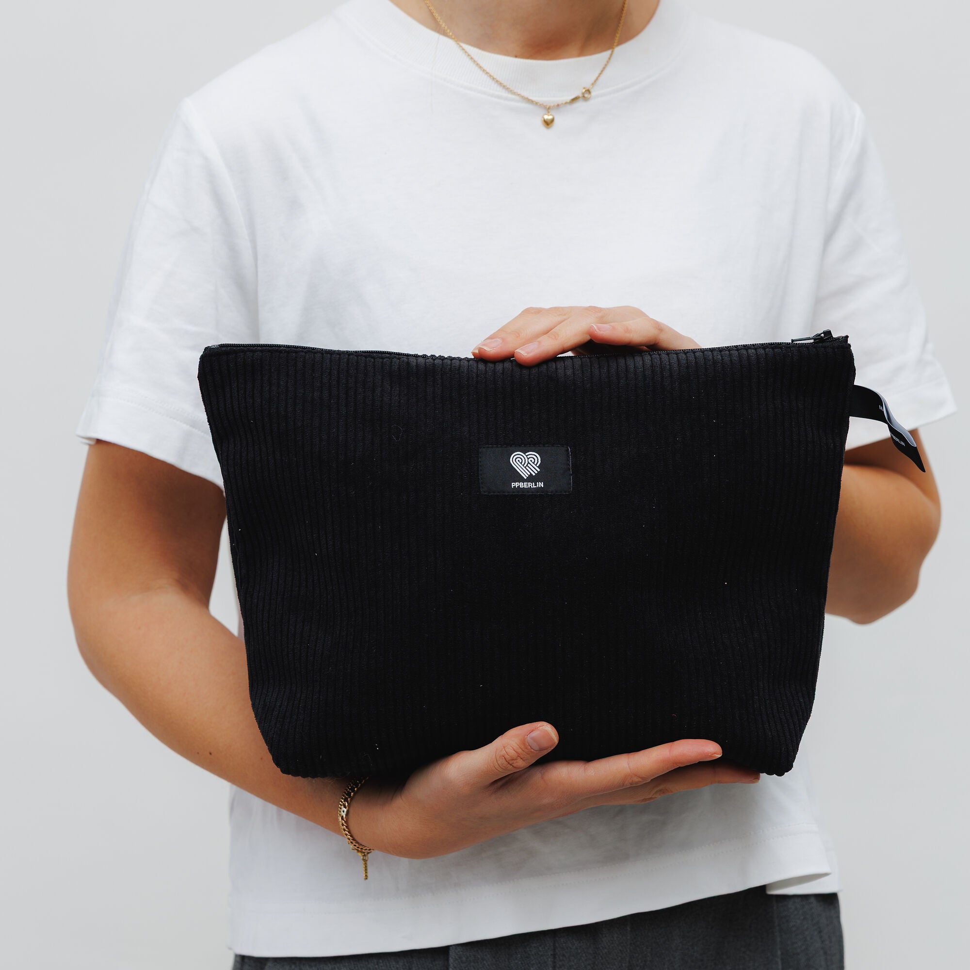 Kulturbeutel groß Cord Schwarz Detail2 (4) #farbe_Schwarz