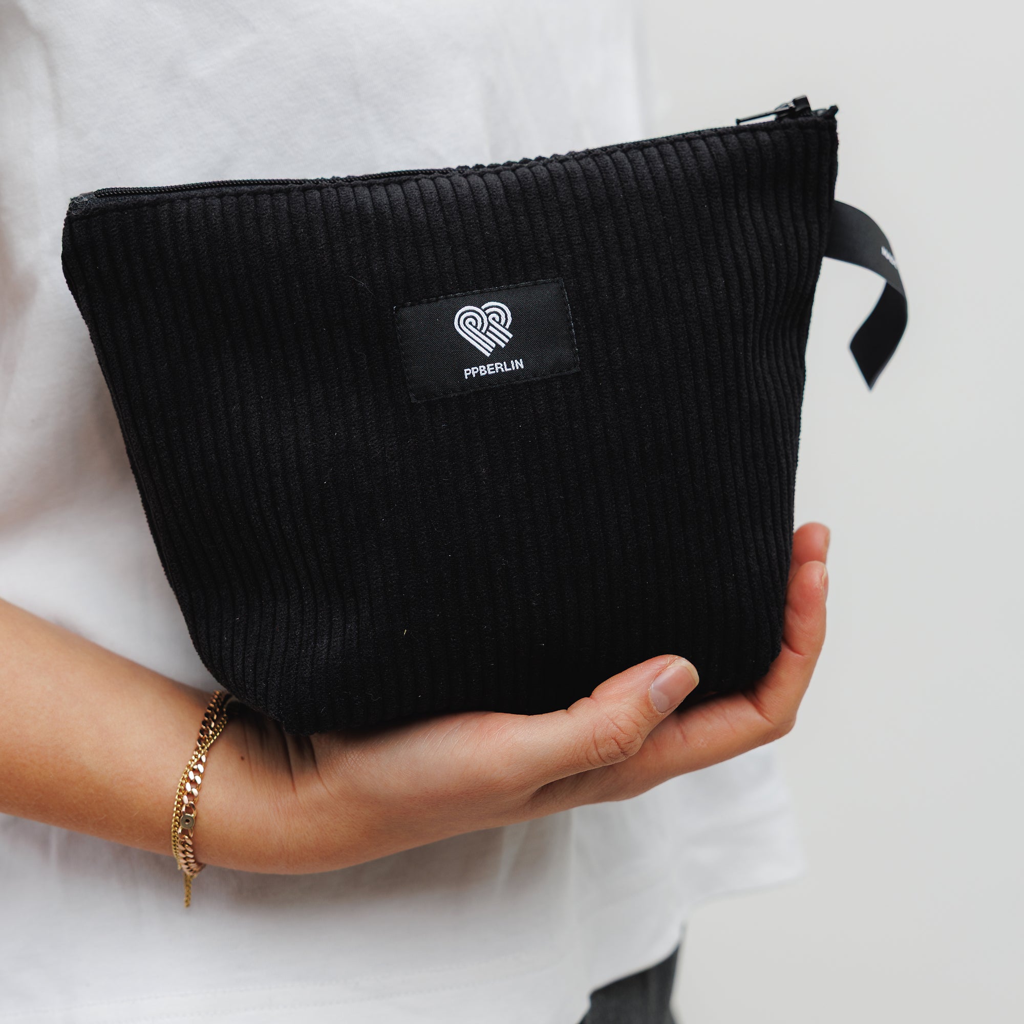 Kulturbeutel klein Cord Schwarz Detail2 (3) #farbe_Schwarz