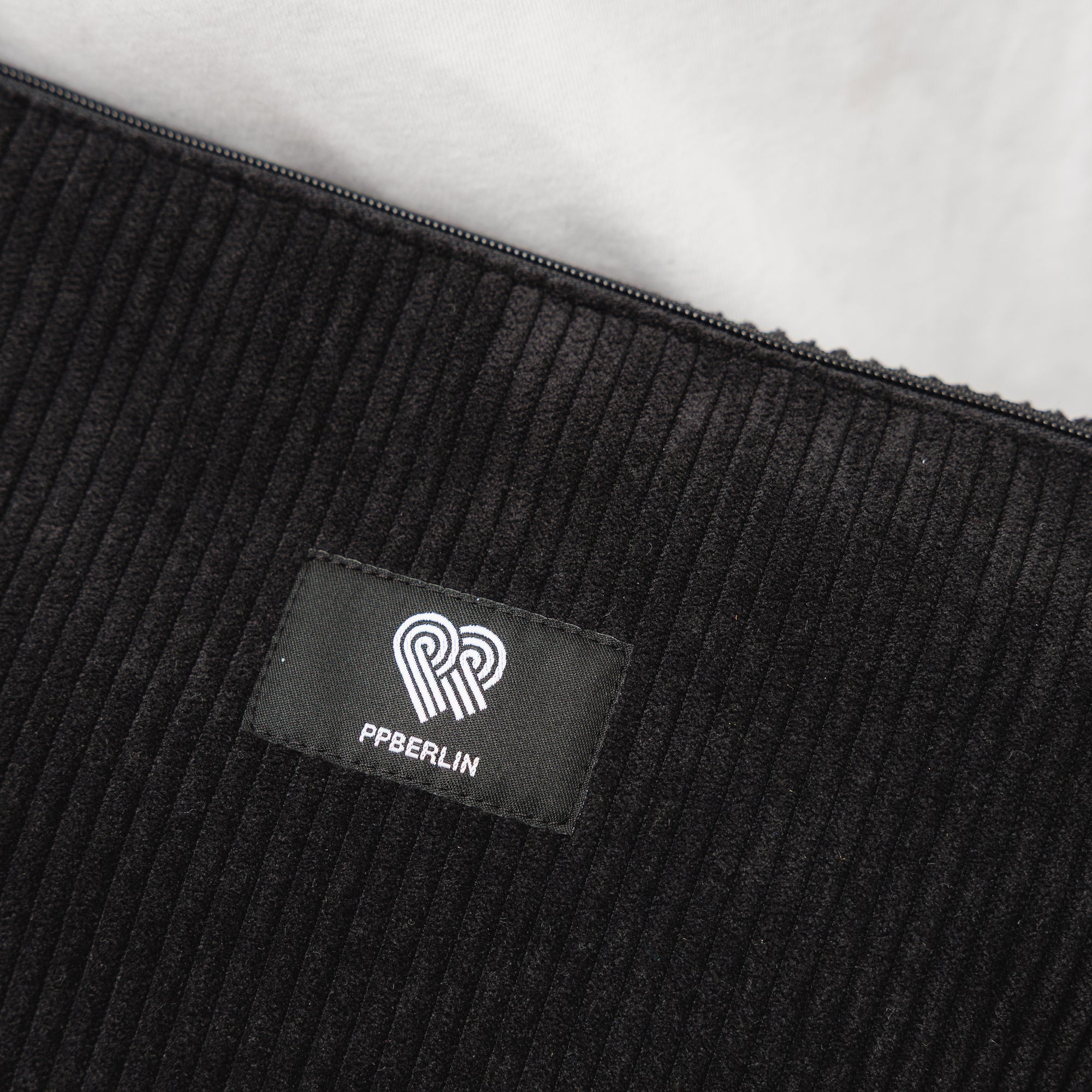 Kulturbeutel klein Cord Schwarz Detail3 (5) #farbe_Schwarz