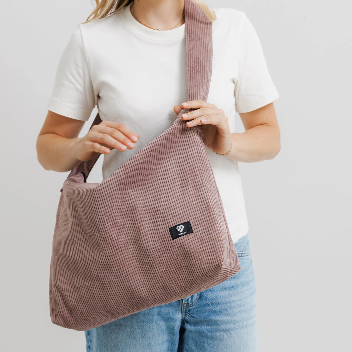 Schultertasche Groß Cord Taupe Detail1 (3) #farbe_Taupe