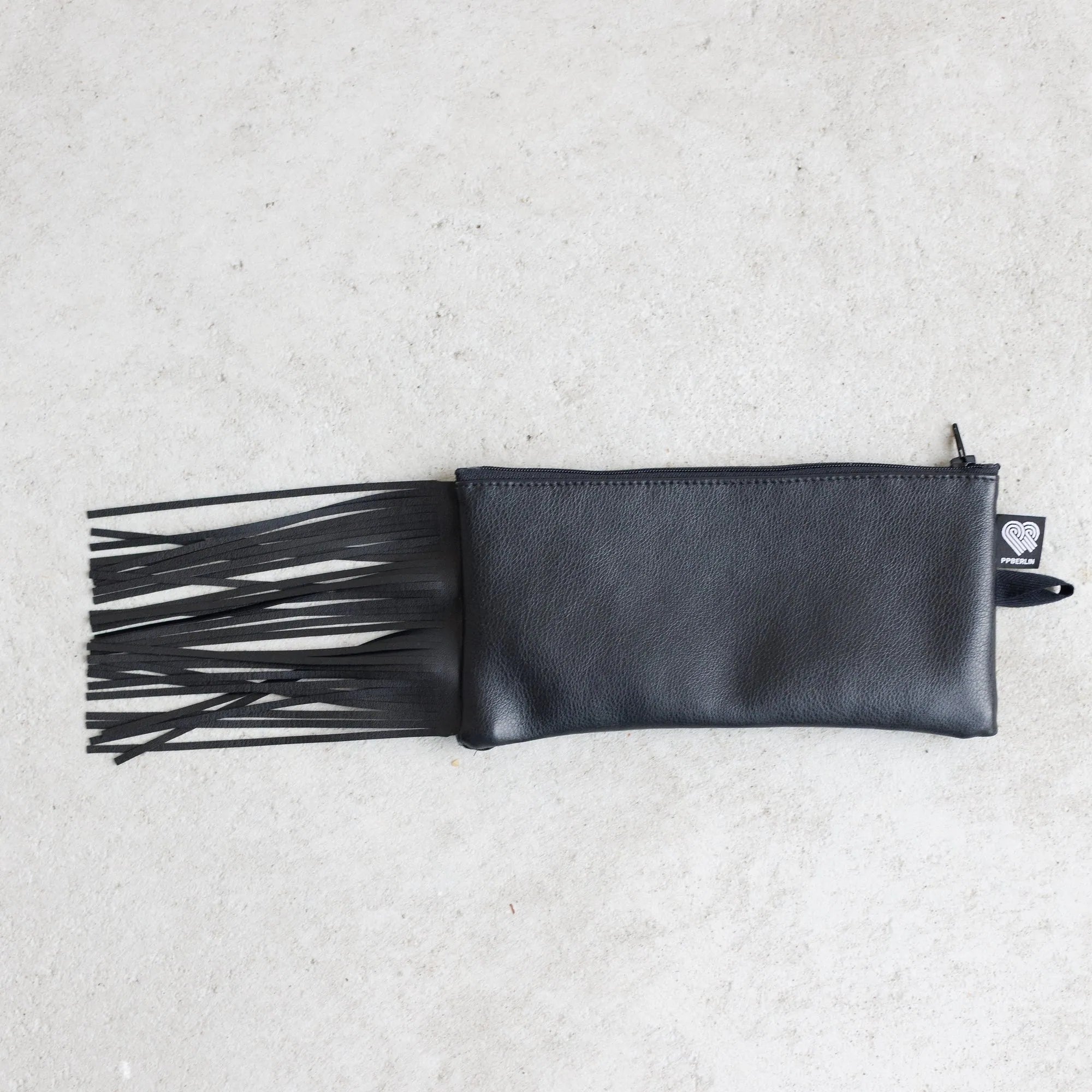 Etui Lang Kunstleder Fransen Schwarz