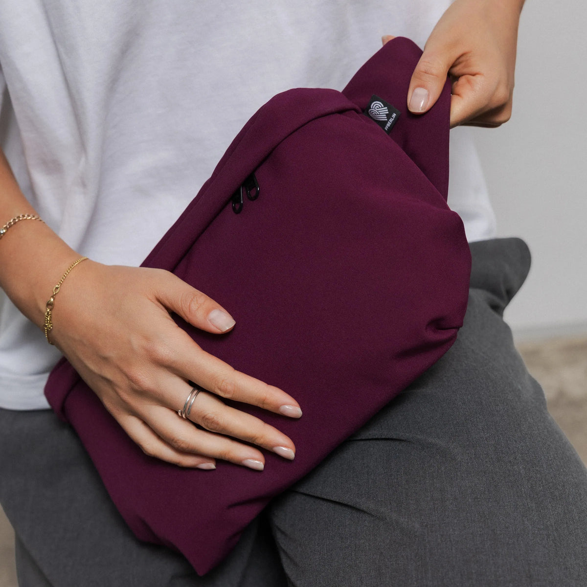 Bauchtasche groß, Softshell Weinrot Detail1 (4) #farbe_weinrot