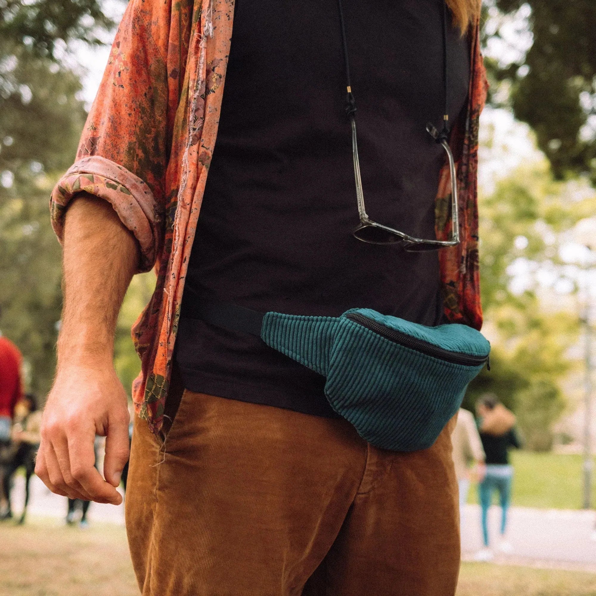 Bauchtasche klassisch, Cord Petrol Detail2 (3) #farbe_Petrol