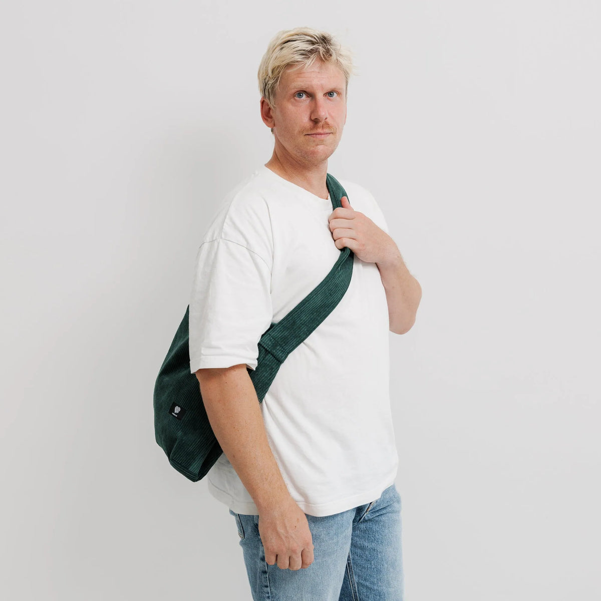 Schultertasche Groß Cord Grün Tragebild1 (5) #farbe_Grün