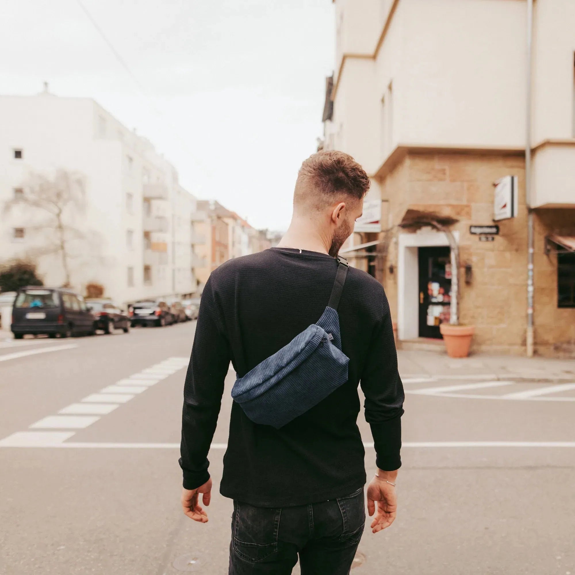 Bauchtasche groß, Cord dunkelblau Mood2 (4) #farbe_dunkelblau