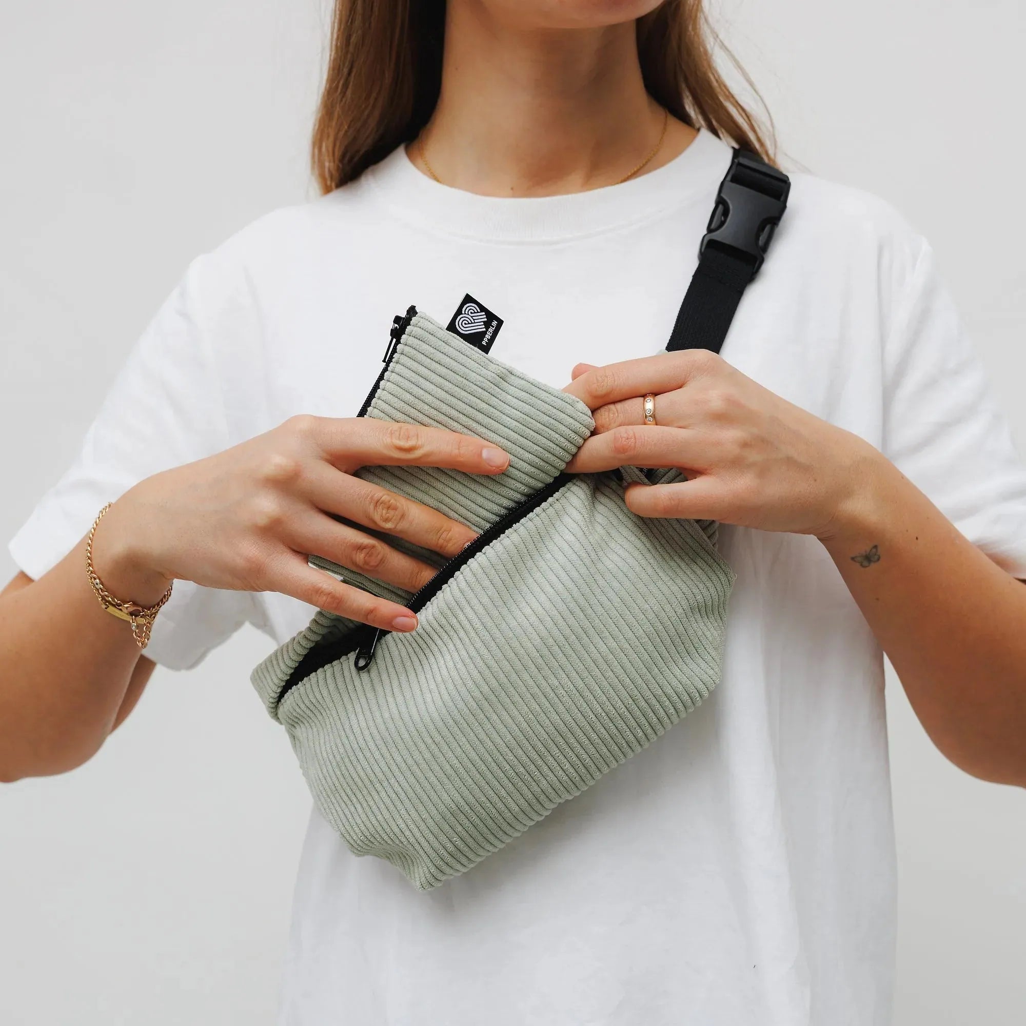 Bauchtasche eckig, Cord Mint Detail2 (5) #farbe_mint