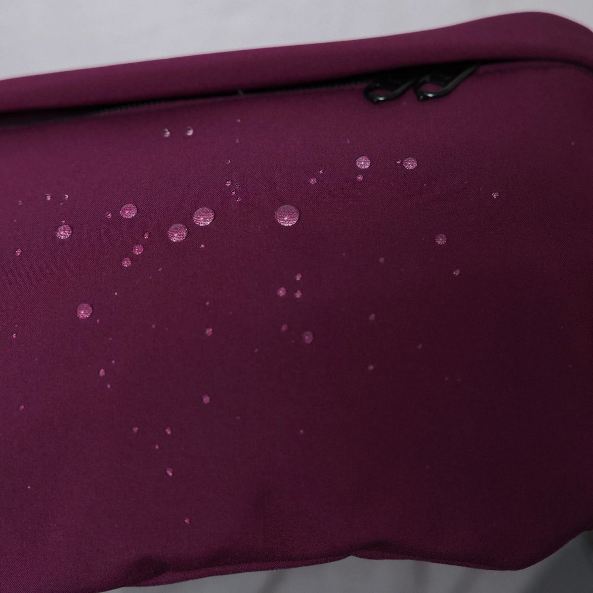 Bauchtasche eckig, Softshell Weinrot Detail4 (7) #farbe_weinrot