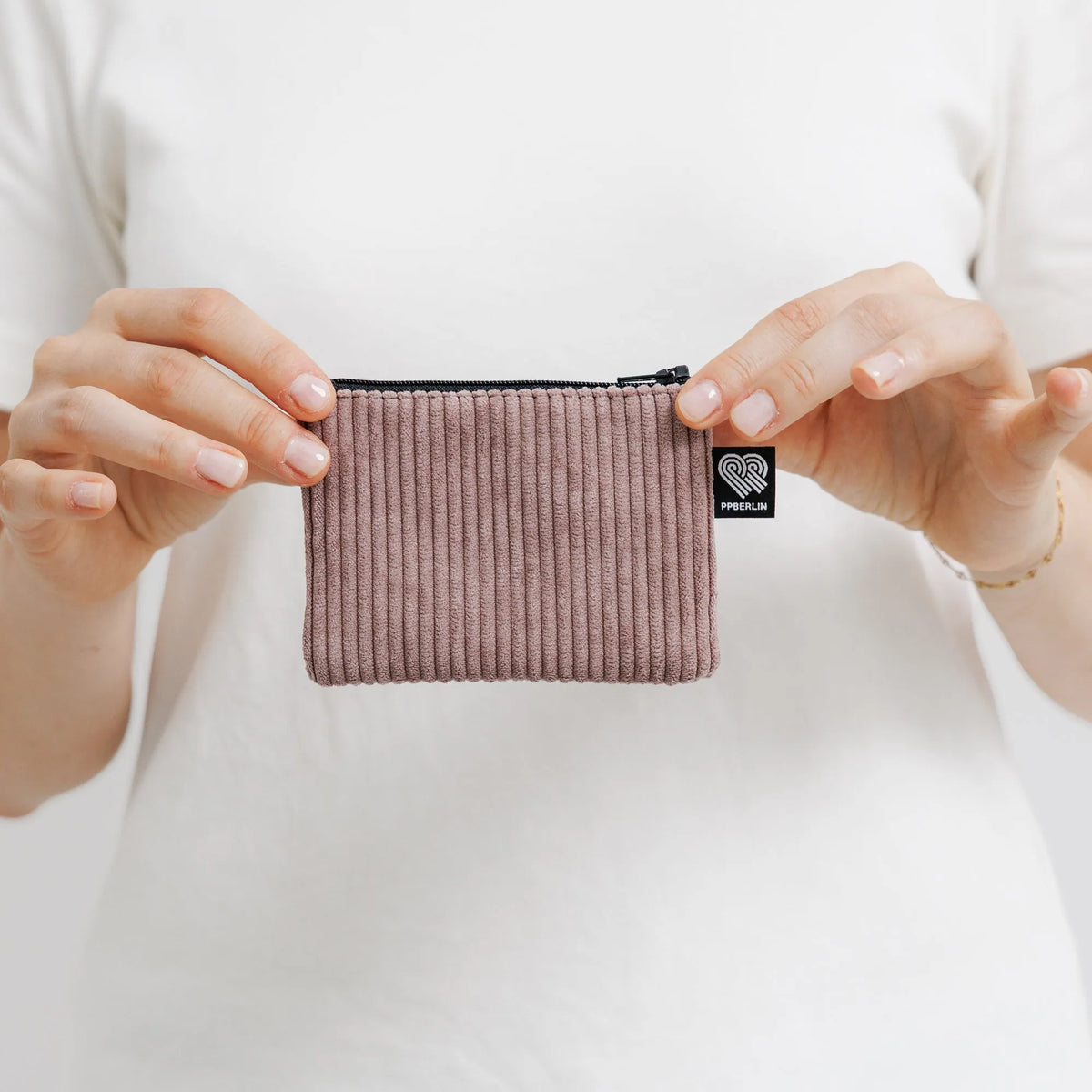 Etui Klein Cord Taupe Detail1 (2) #farbe_Taupe
