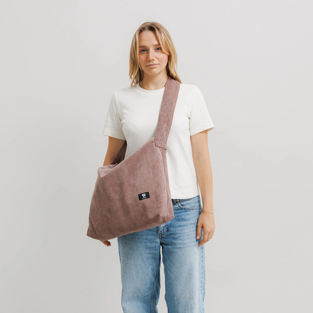 Schultertasche Groß Cord Taupe Model1 (2) #farbe_Taupe