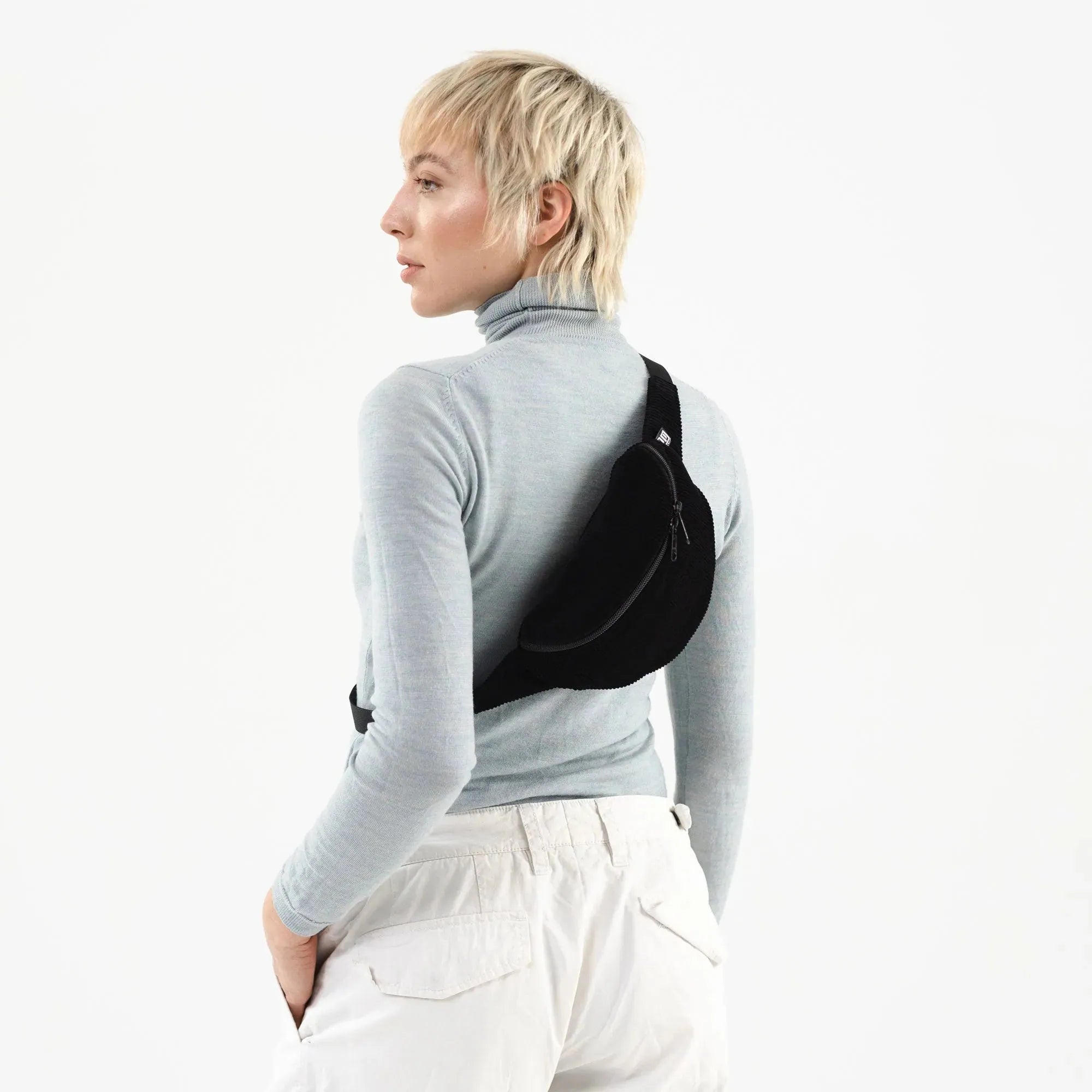 Bauchtasche klassisch, Cord Schwarz Model1 (3) #farbe_Schwarz