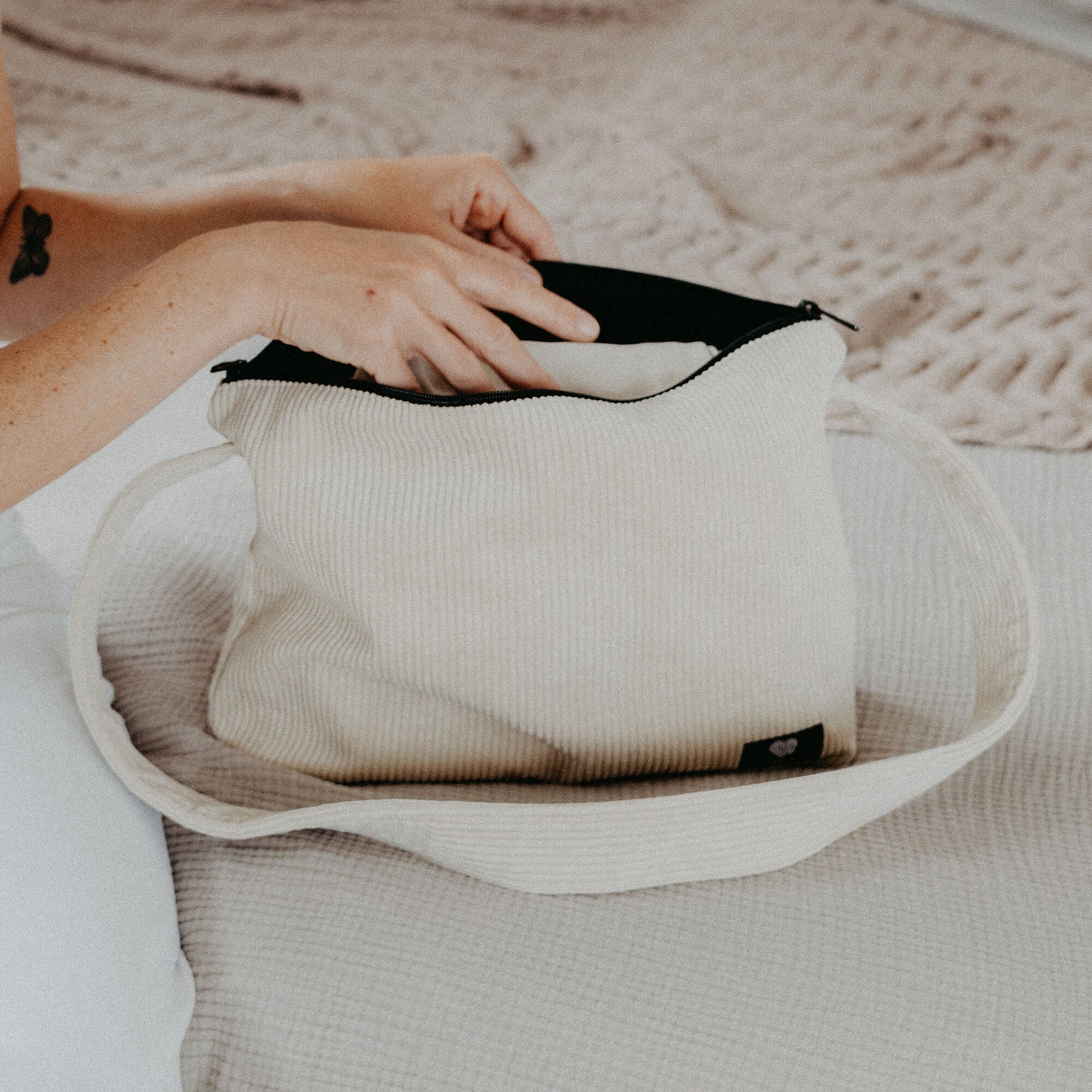 Tragetasche medium Cord Beige (3) #farbe_beige