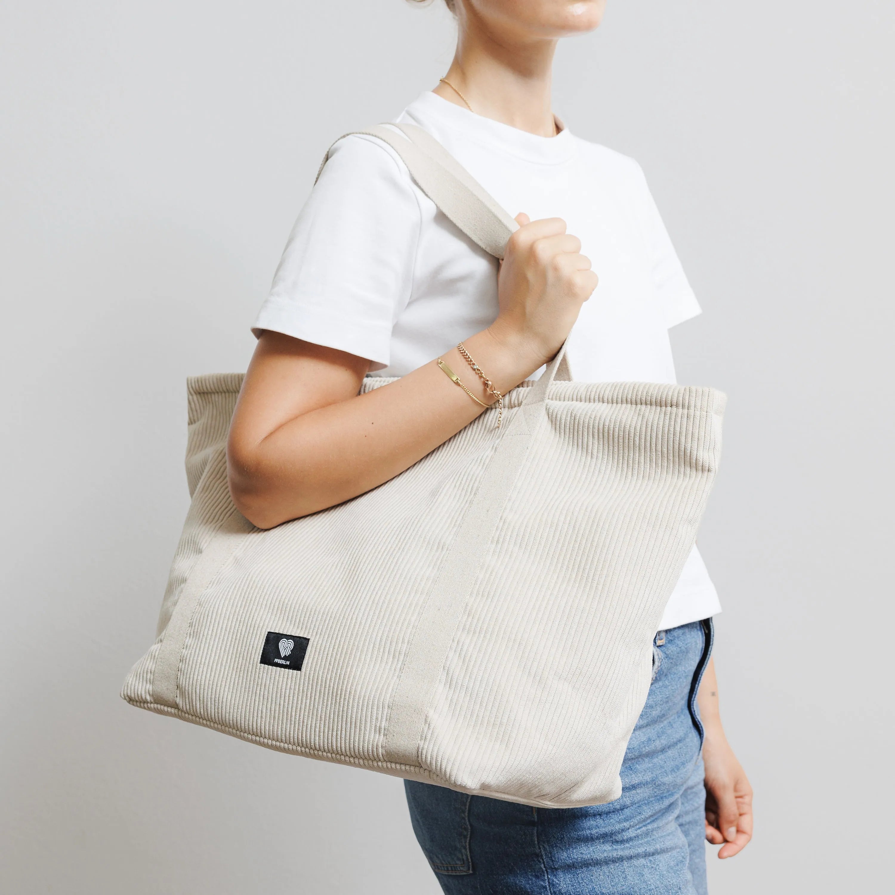 Weekender Medium Cord Beige Model1 (6) #farbe_Beige