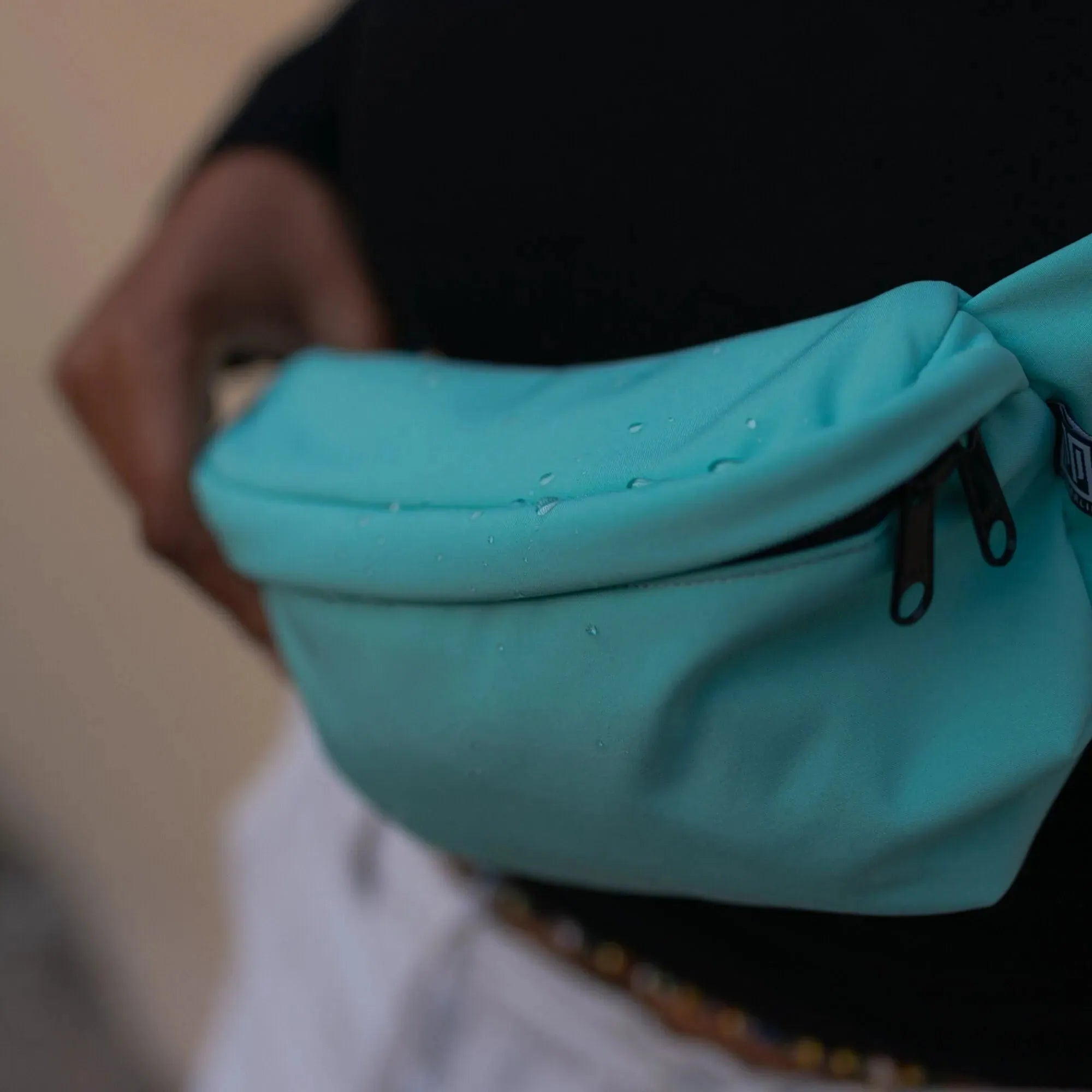 Bauchtasche eckig, Softshell Aquablau Detail3 (4) #farbe_Aquablau