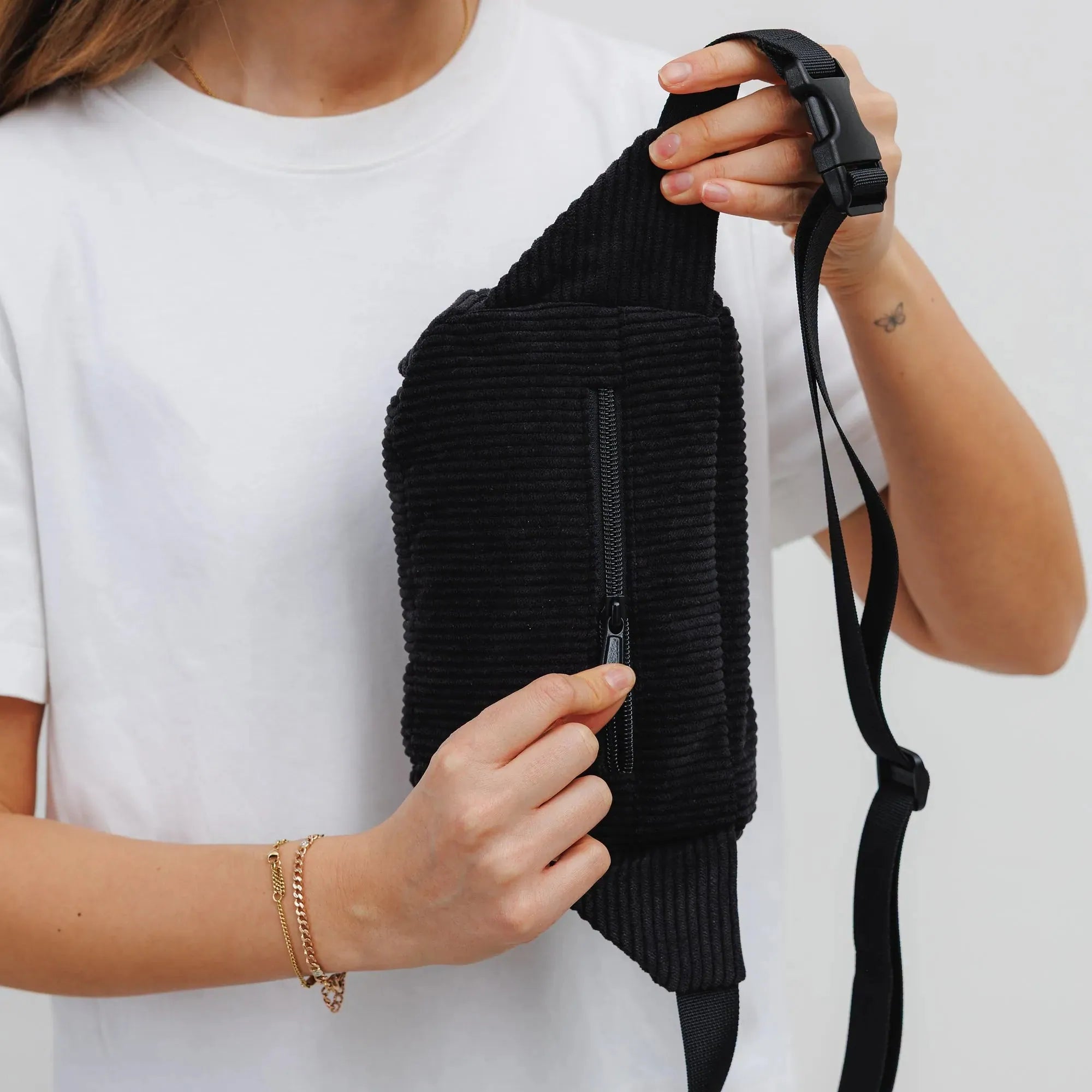 Bauchtasche eckig, Cord Schwarz Model3 (8) #farbe_schwarz