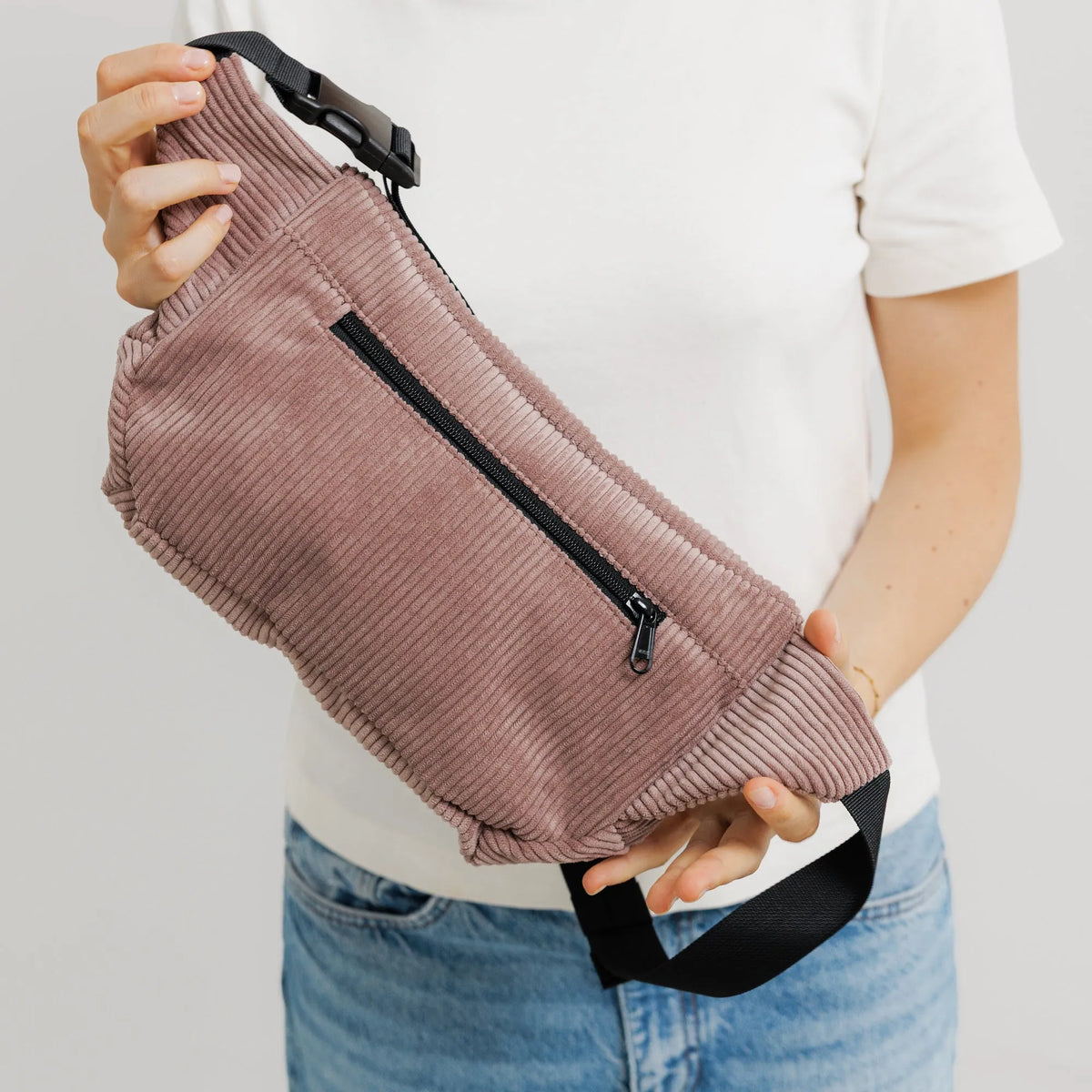 Bauchtasche Groß Eckig Cord Taupe Detail3 (8) #farbe_Taupe