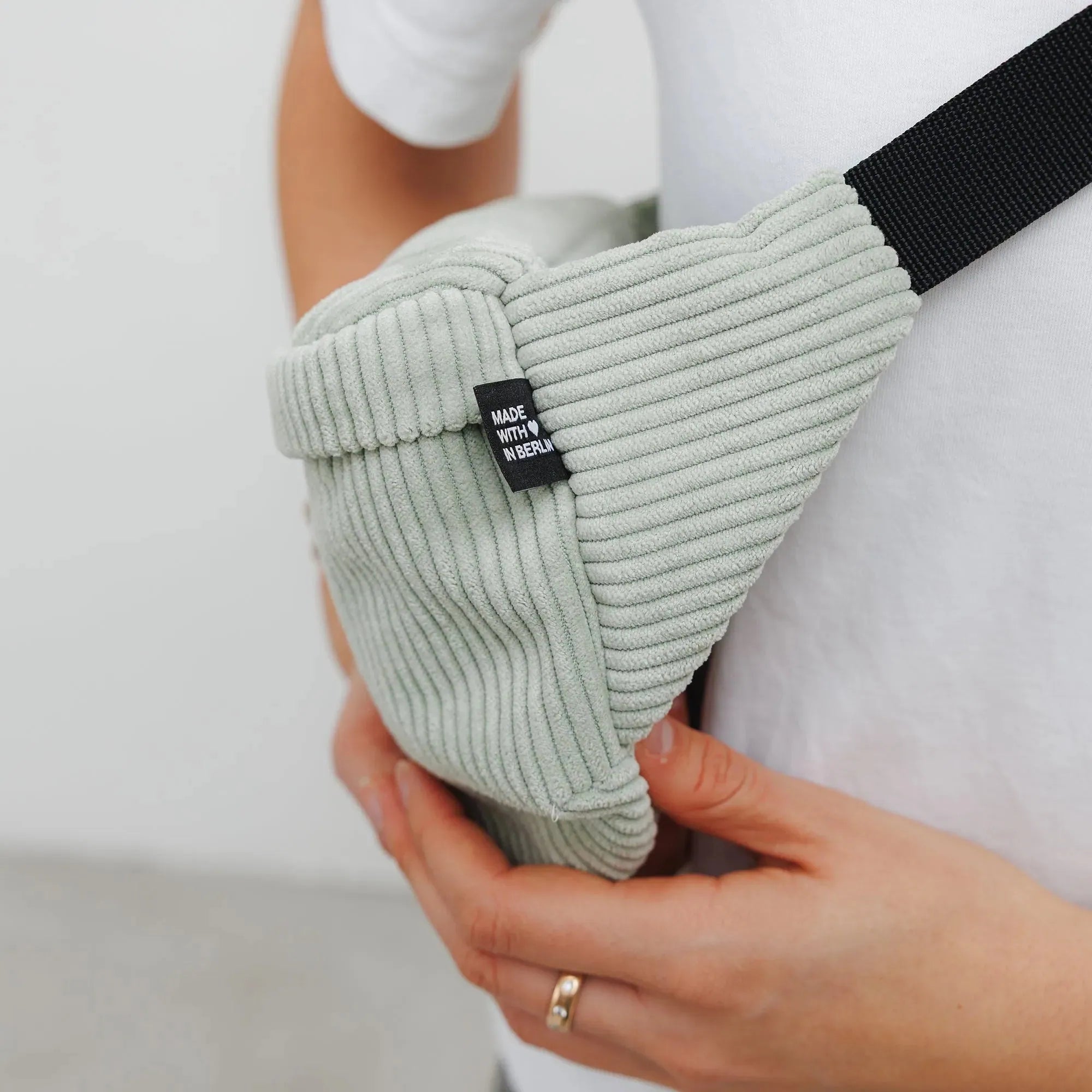 Bauchtasche eckig, Cord Mint Detail3 (6) #farbe_mint