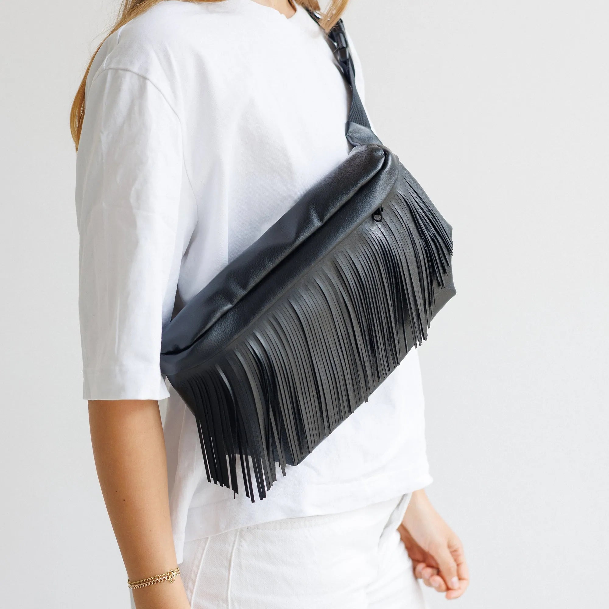 Bauchtasche Groß Eckig Kunstleder Fransen Schwarz
