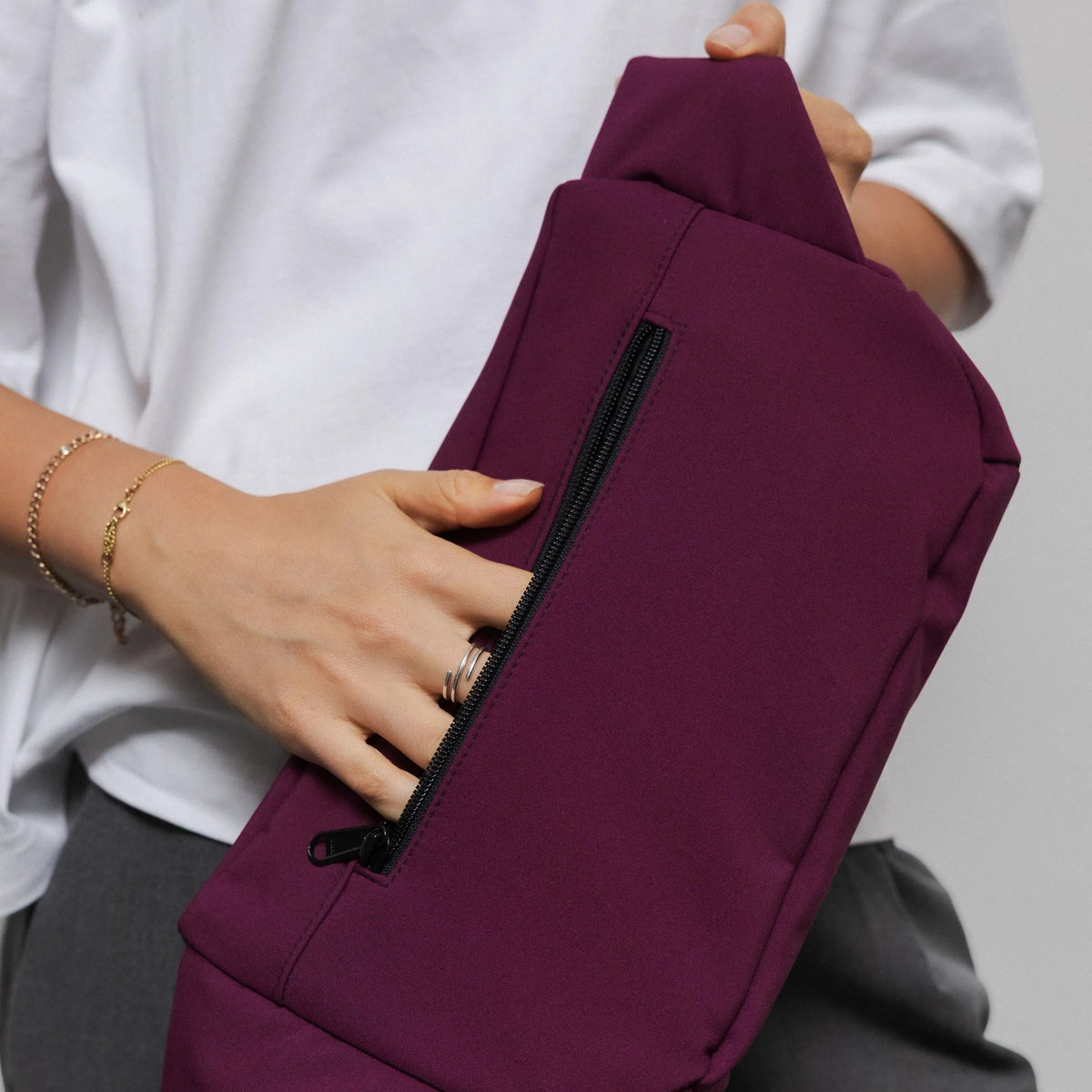 Bauchtasche groß, Softshell Weinrot Detail3 (6) #farbe_weinrot