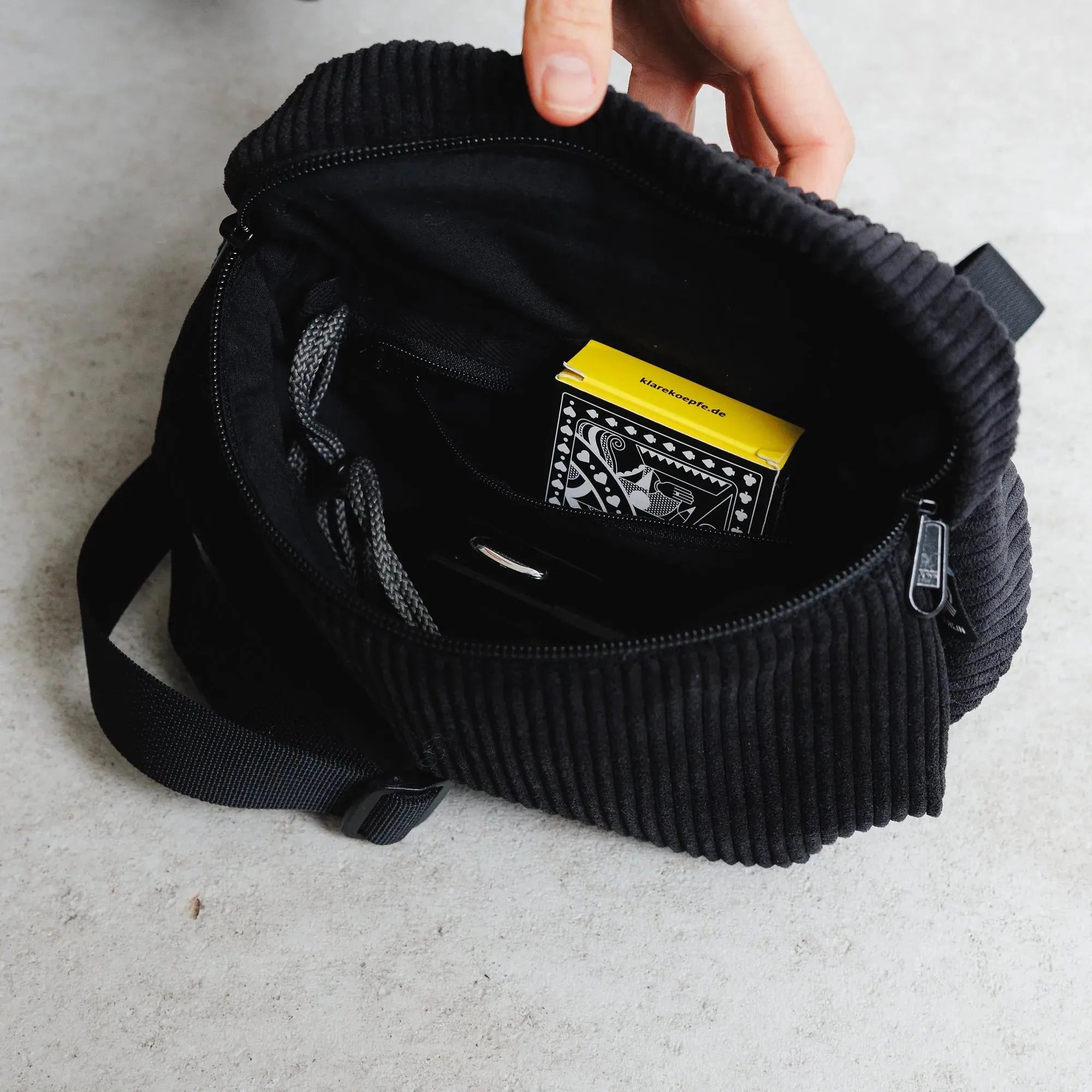 Bauchtasche eckig, Cord Schwarz Innenansicht (6) #farbe_schwarz