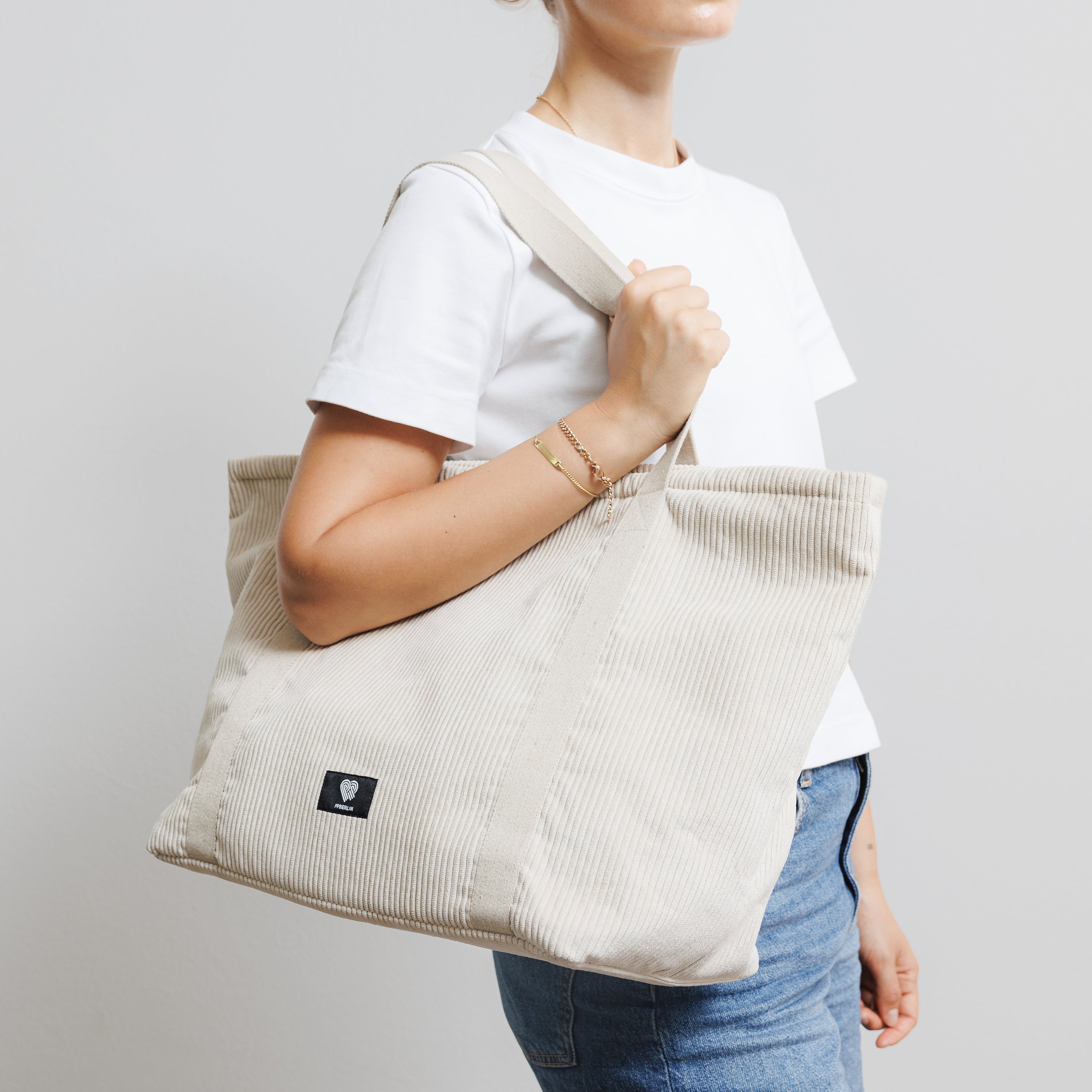 Weekender Medium Cord Beige Model1 (6) #farbe_Beige