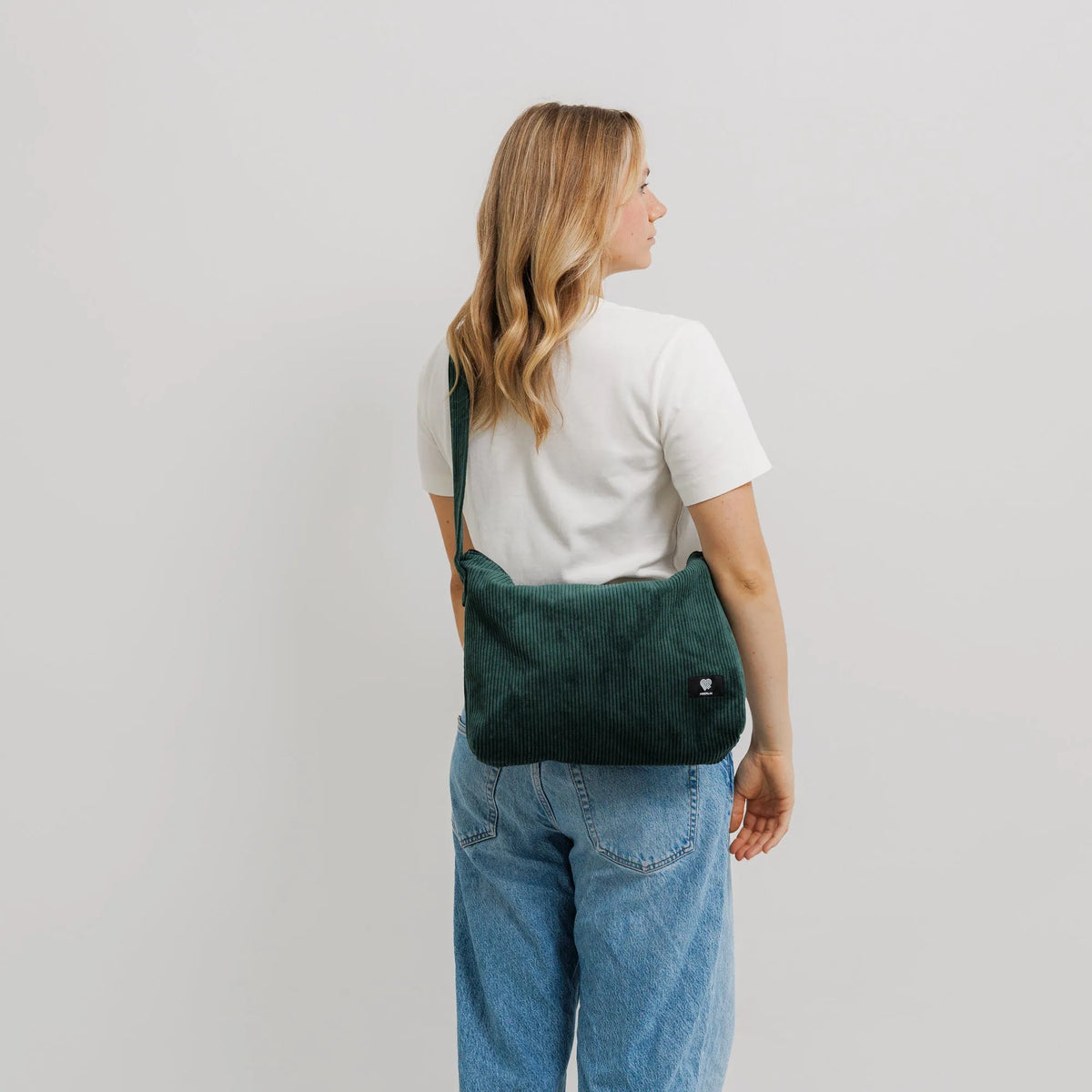 Schultertasche Medium Cord Grün Model3 (4) #farbe_Grün
