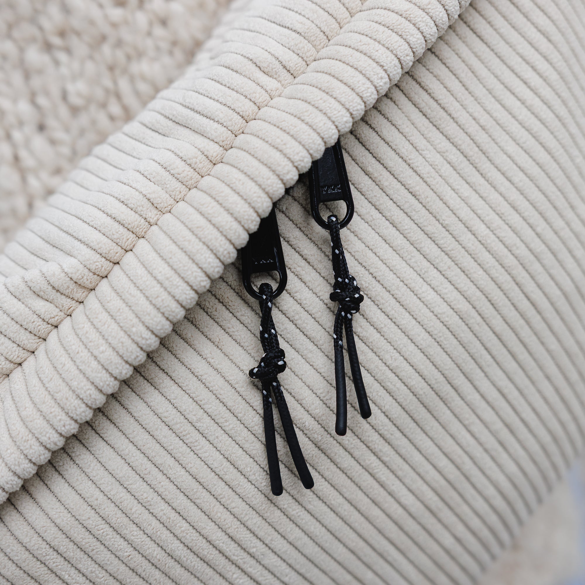 Zipper Puller (2 Stück) Schwarz/Weiß Detail3 (4) #farbe_Schwarz/Weiß