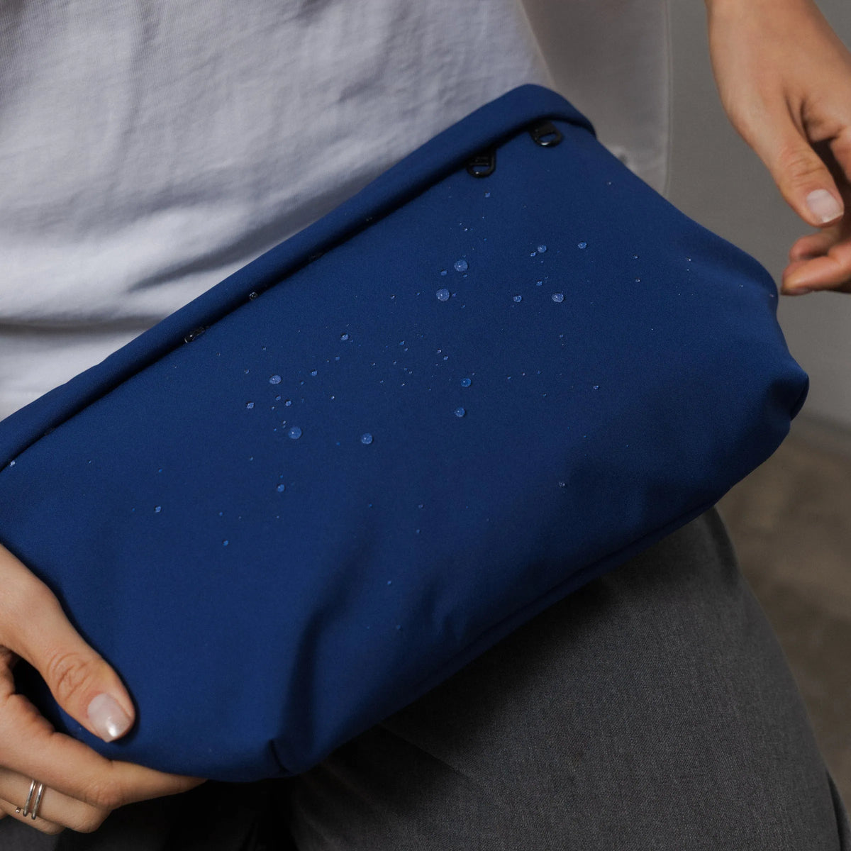 Bauchtasche groß, Softshell Blau Detail4 (7) #farbe_blau