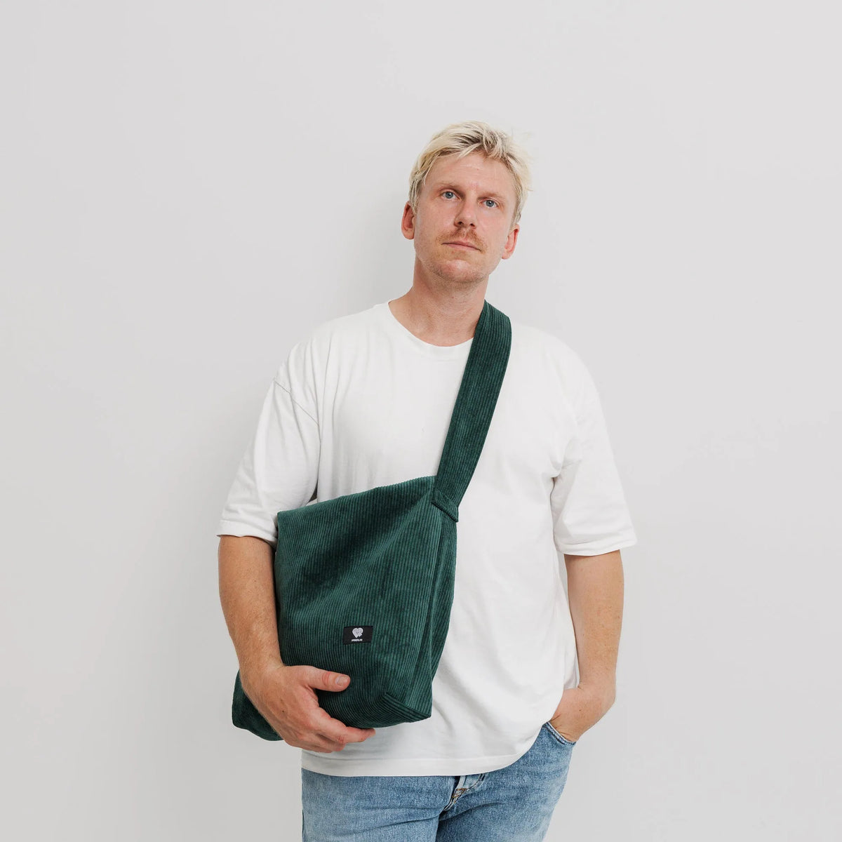 Schultertasche Groß Cord Grün Model3 (4) #farbe_Grün