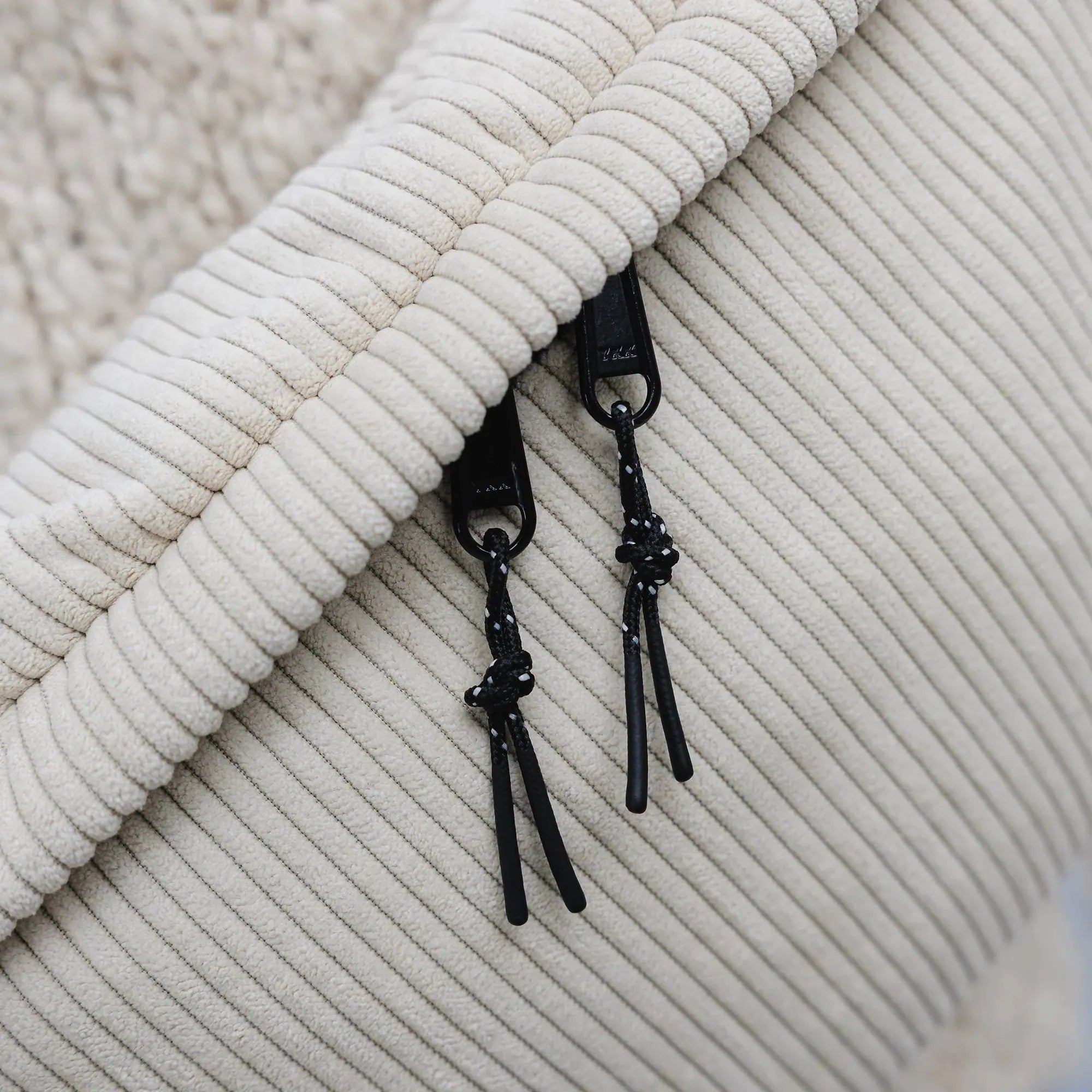 Zipper Puller (2 Stück) Schwarz/Weiß Detail3 (1) #farbe_Schwarz/Weiß