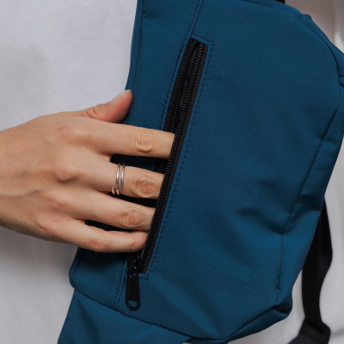Bauchtasche eckig, Softshell Petrol Detail3 (6) #farbe_petrol