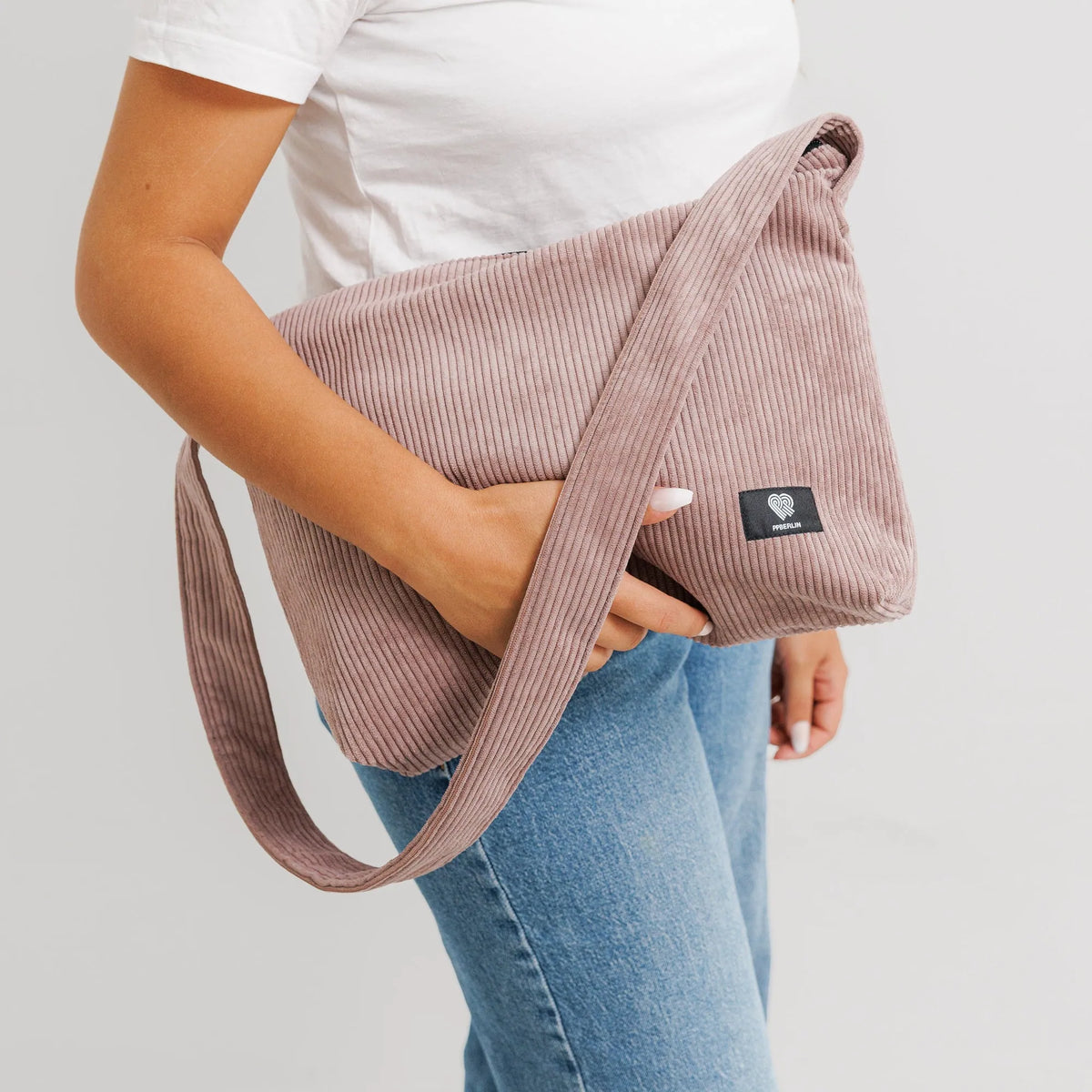 Schultertasche Medium Cord Taupe Model1 (8) #farbe_Taupe