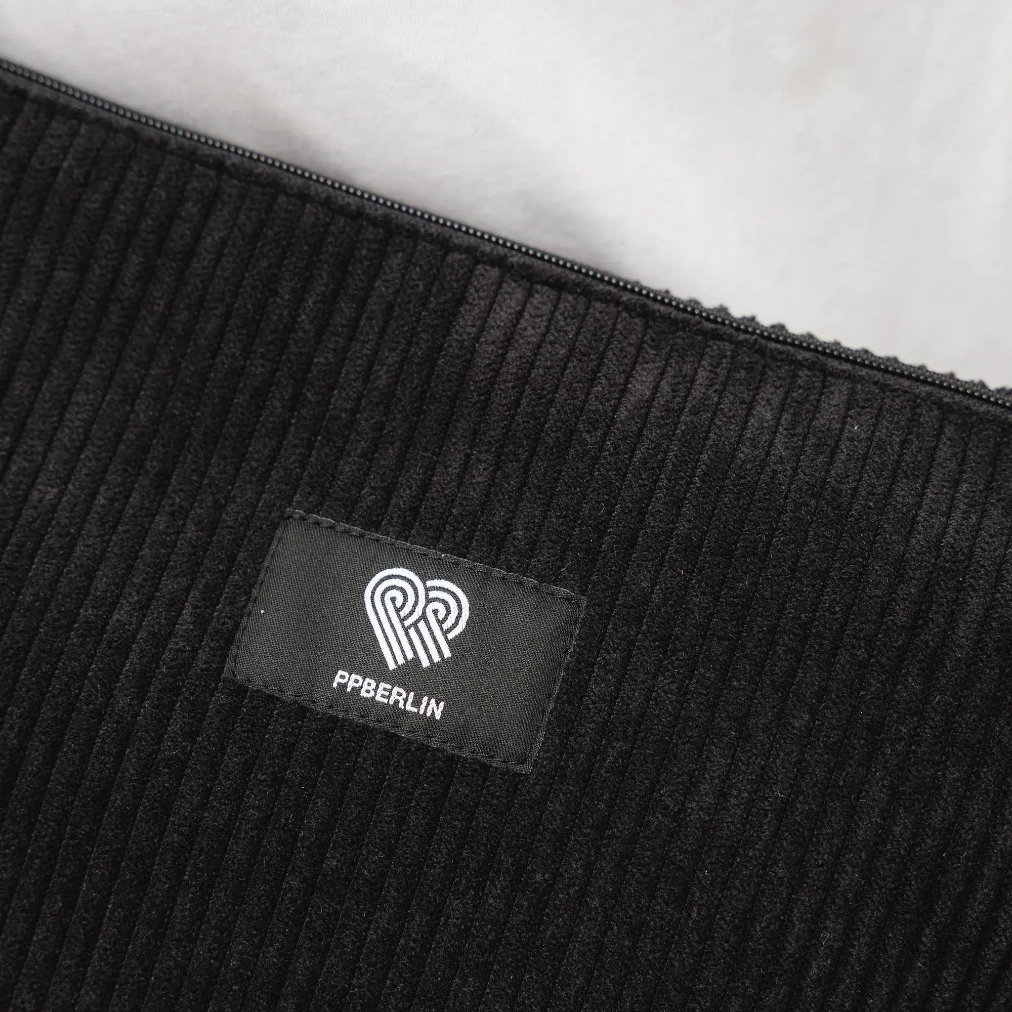 Kulturbeutel klein Cord Schwarz Detail3 (5) #farbe_Schwarz