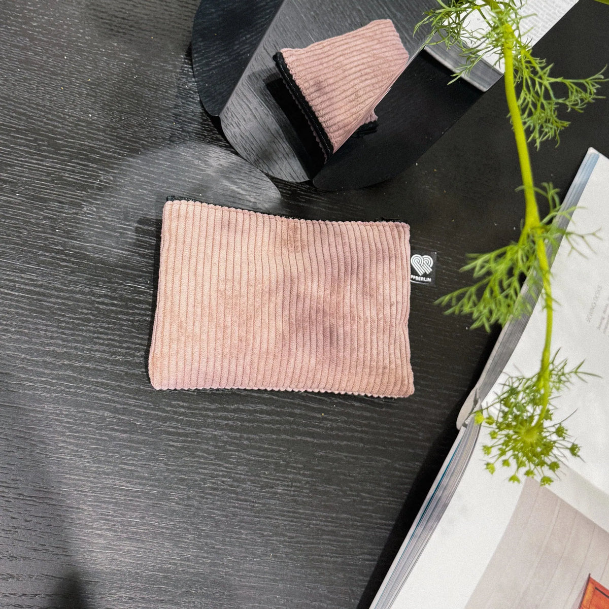 Etui Medium Cord Taupe Mood1 (5) #farbe_Taupe