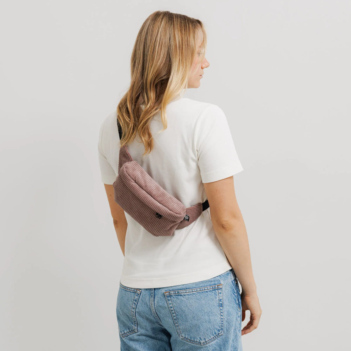 Bauchtasche Medium Eckig Cord Taupe Model2 (3) #farbe_Taupe