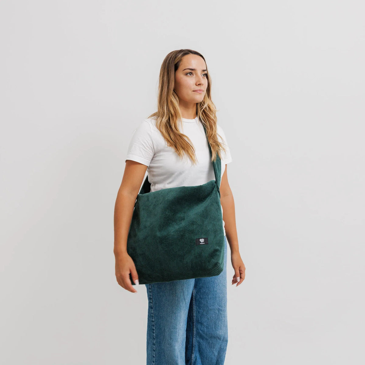 Schultertasche Groß Cord Grün Tragebild3 (7) #farbe_Grün