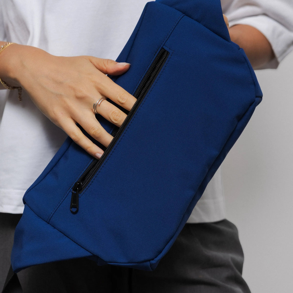 Bauchtasche groß, Softshell Blau Detail3 (6) #farbe_blau