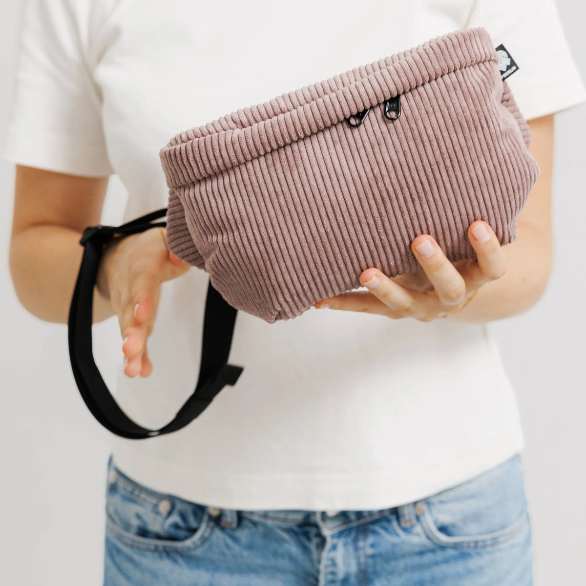 Bauchtasche Medium Eckig Cord Taupe Detail1 (4) #farbe_Taupe