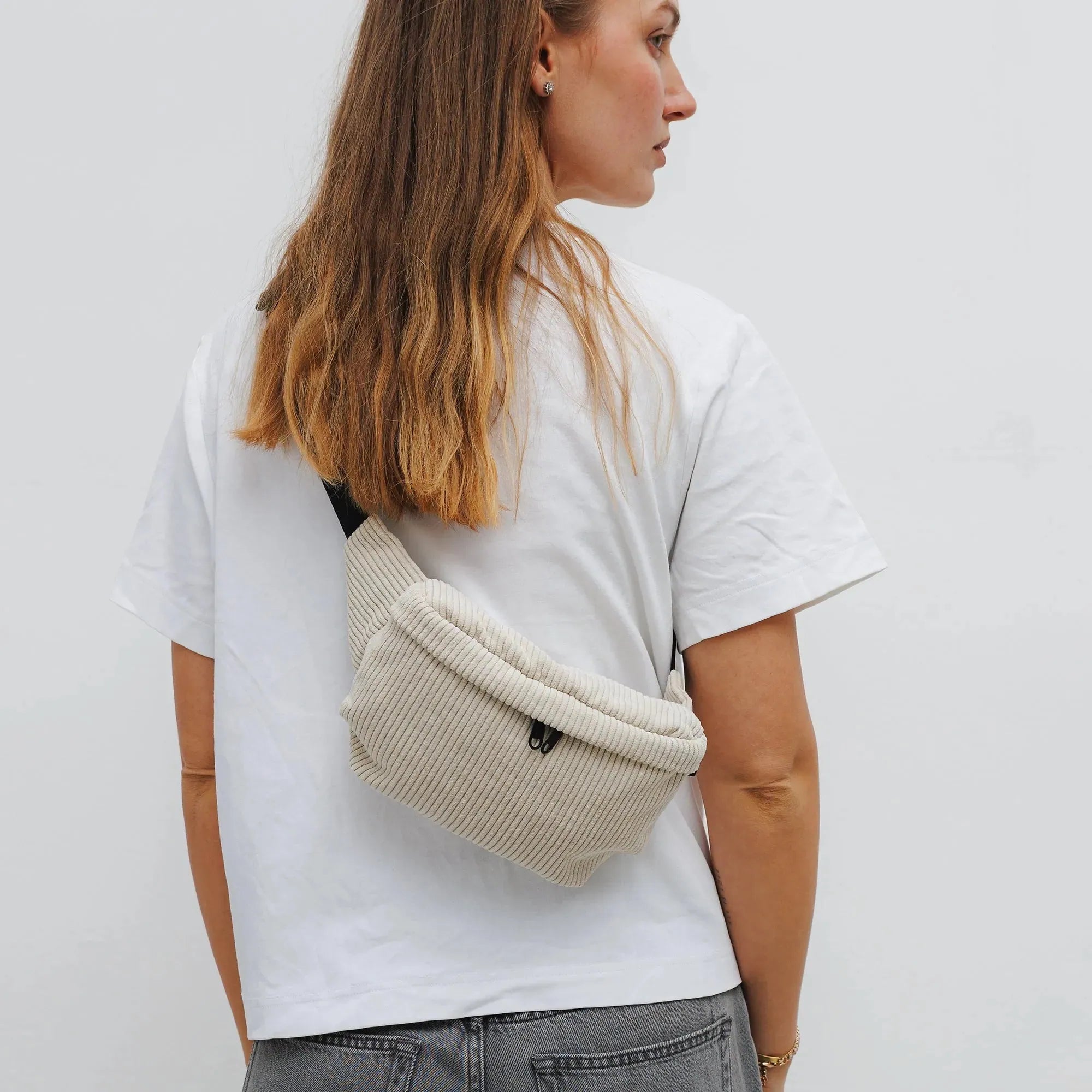 Bauchtasche eckig, Cord Beige Model2 (3) #farbe_Beige