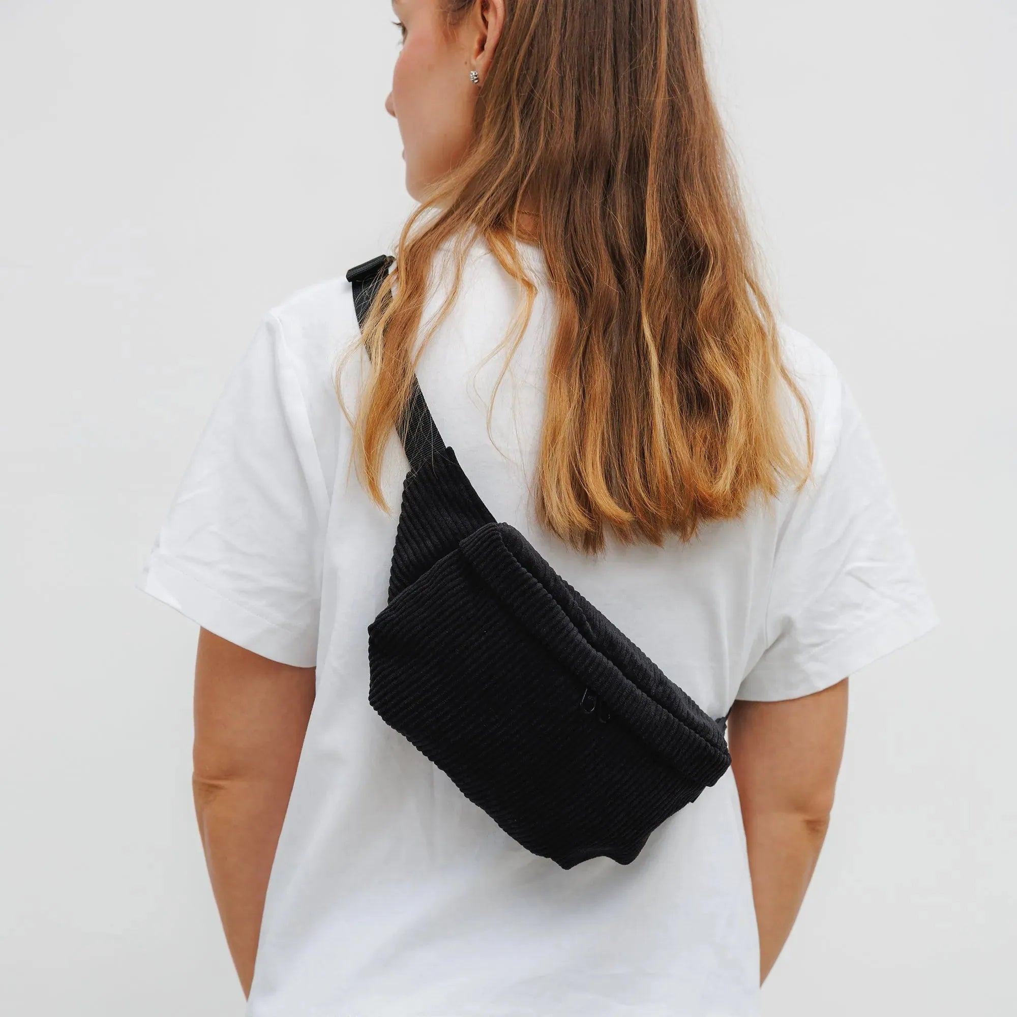 Bauchtasche eckig, Cord Schwarz Model2 (3) #farbe_schwarz