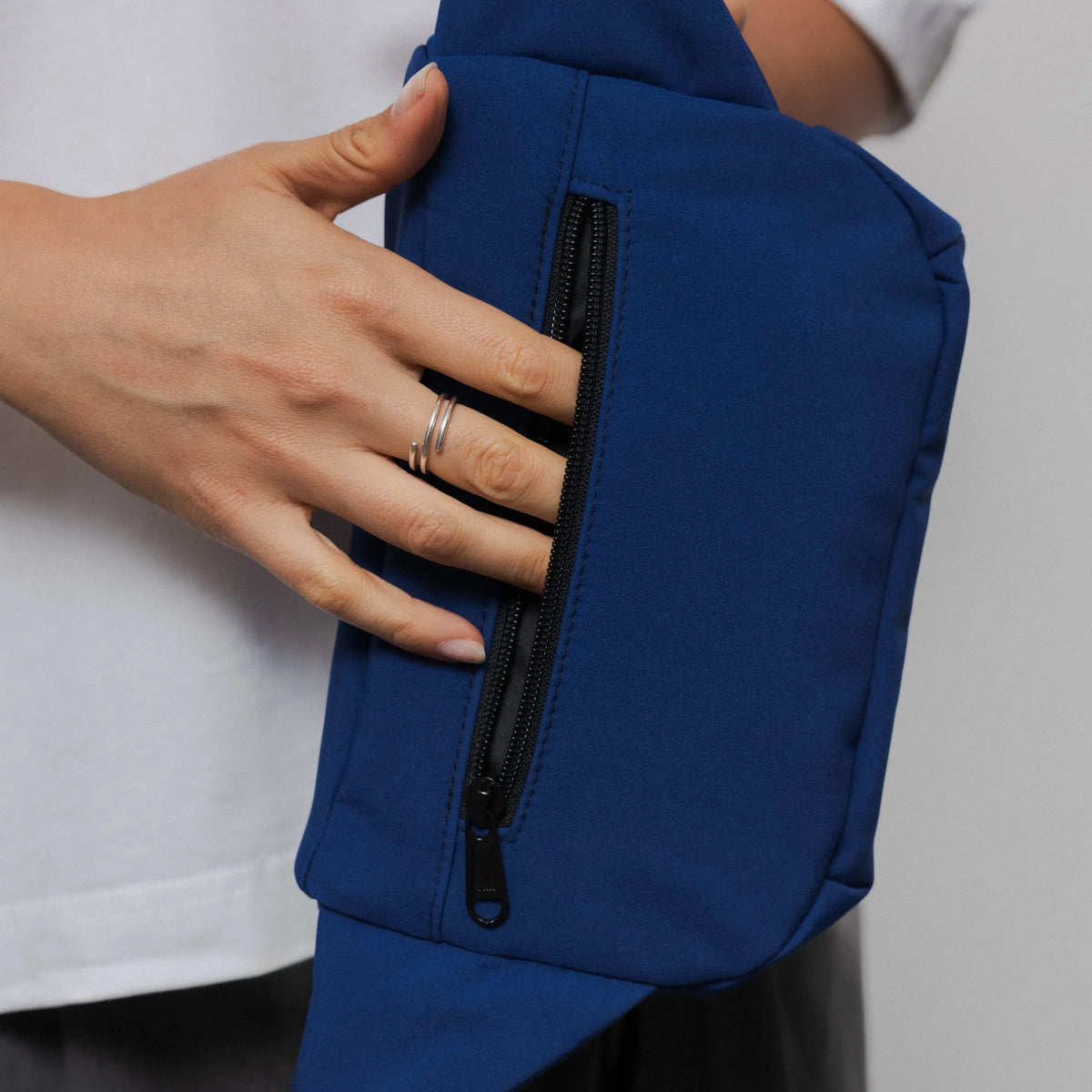 Bauchtasche eckig, Softshell Blau Detail3 (6) #farbe_blau