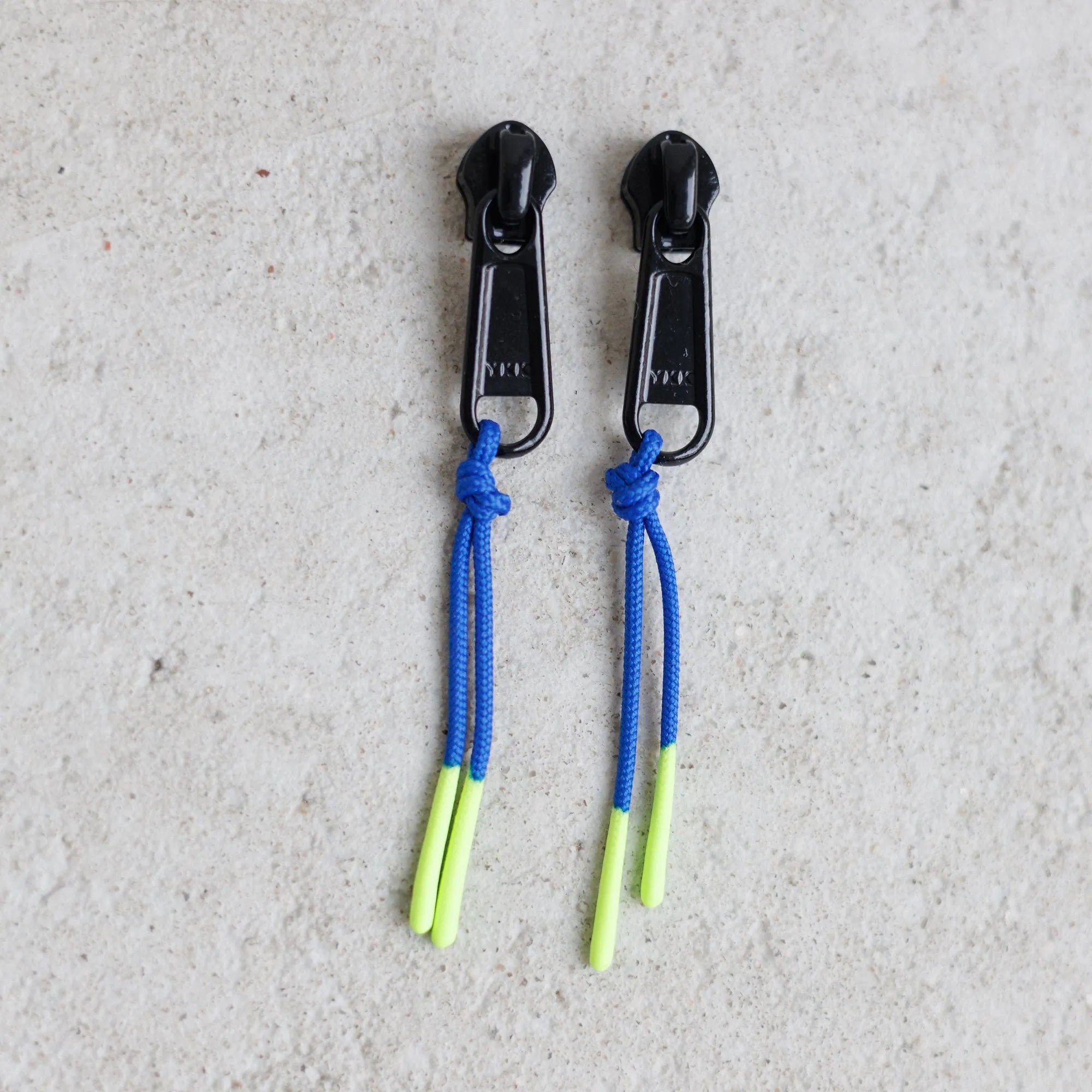 Zipper Puller in Royal/Neongelb (2 Stück) Detail (0) #farbe_Royal/Neongelb