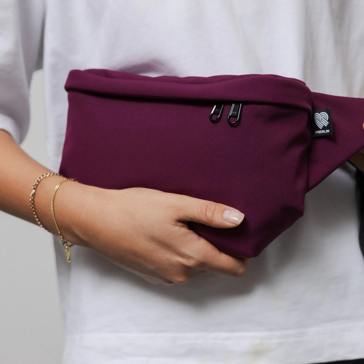 Bauchtasche eckig, Softshell Weinrot Detail1 (4) #farbe_weinrot