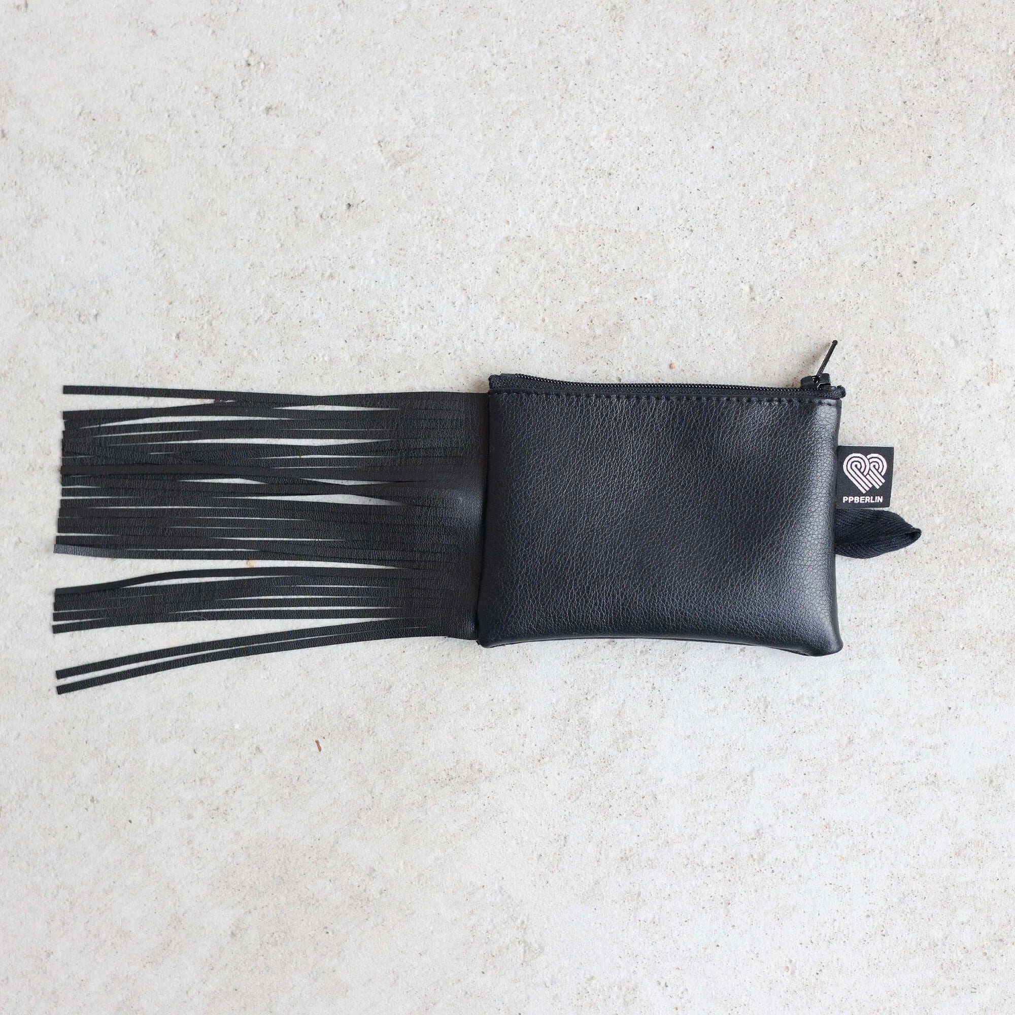 Etui Klein Kunstleder Fransen Schwarz