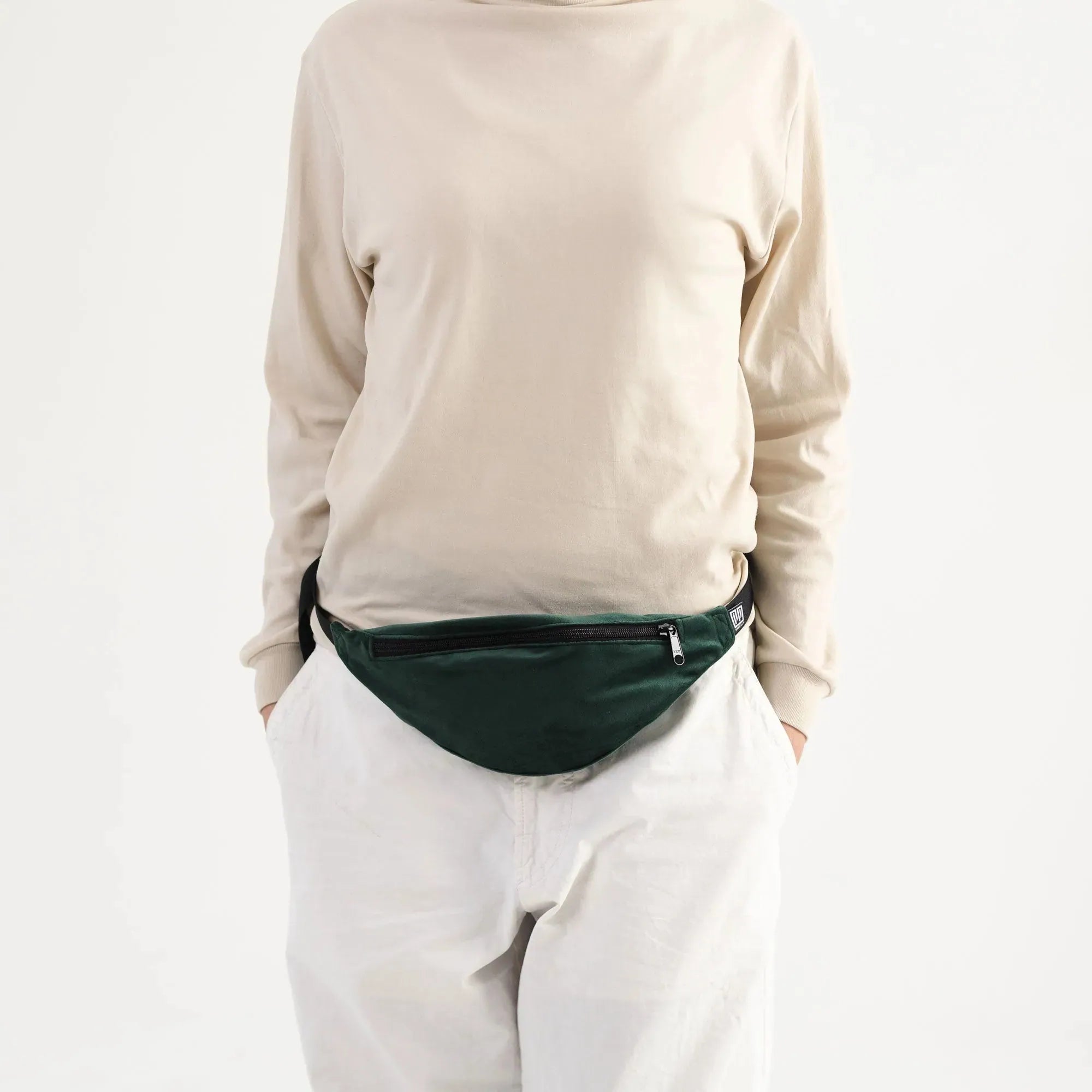 Bauchtasche schmal, Samt Grün Model1 (5) #farbe_Grün